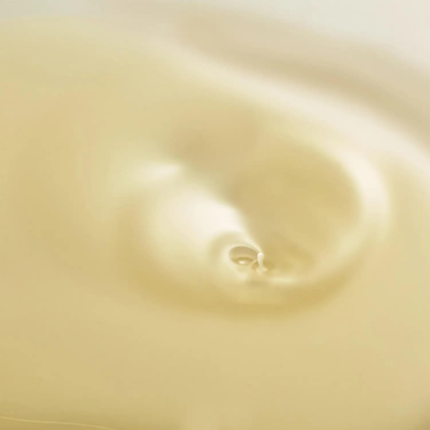 ESPA Soothing Bath and Body Oil 100ml with Myrrh, Rose Geranium & Frankincense 6