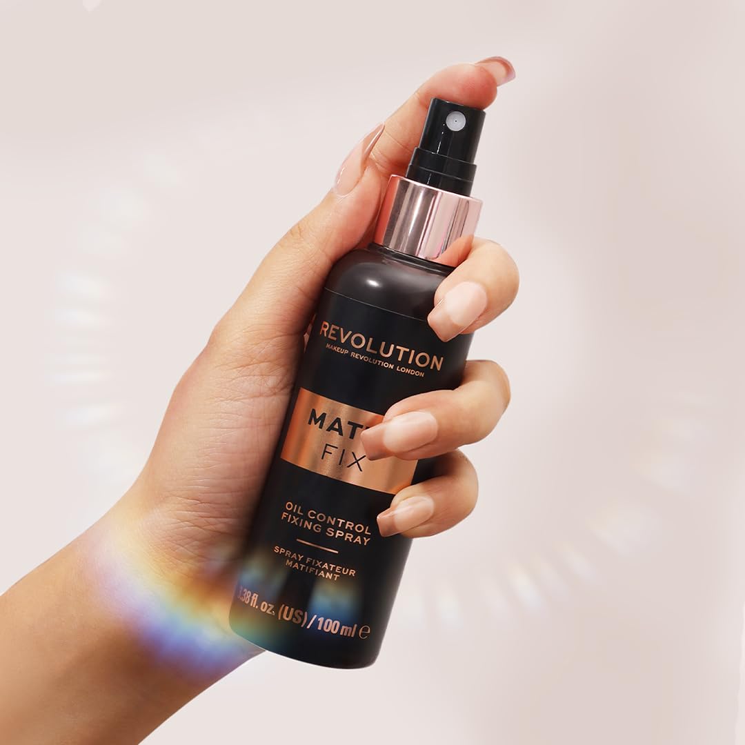 MAKEUP REVOLUTION Pro Fix Oil Control Fixing Spray for Oily & Combination Skin 100ml 4