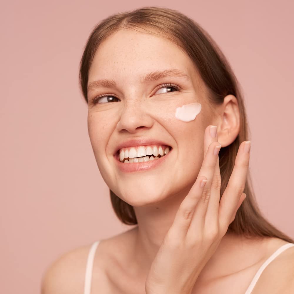 NIVEA Soft Rose 24h Day Cream with Rose Water and Hyaluronic Acid (50 ml) 7