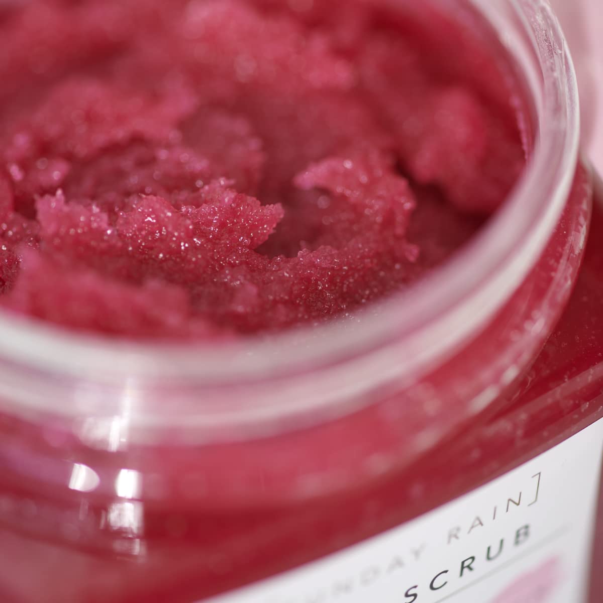 Sunday Rain Körperpeeling für trockene Haut, angereichert mit pflegendem Rosenöl, frischer Rosenblütenduft, vegan und tierversuchsfrei, 265 g 3