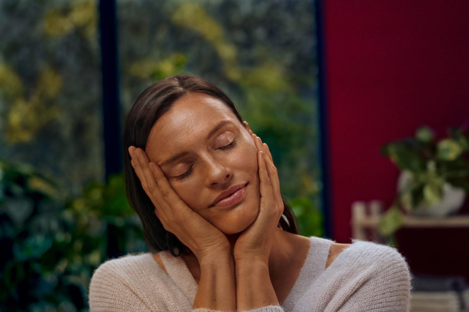 Weleda Firming Night Face Cream with Pomegranate & Maca Peptides for Renewal 5