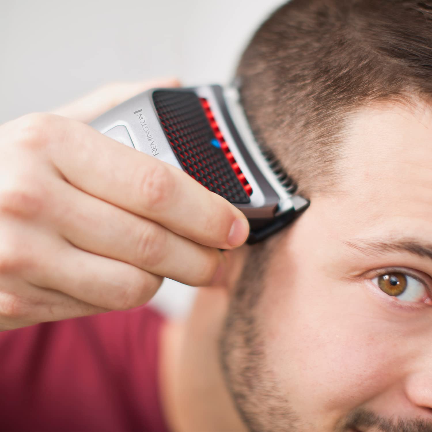 Remington Quick Cut Haarschneidemaschine mit 9 Kammaufsätzen und gebogener Klinge für schnelles Schneiden