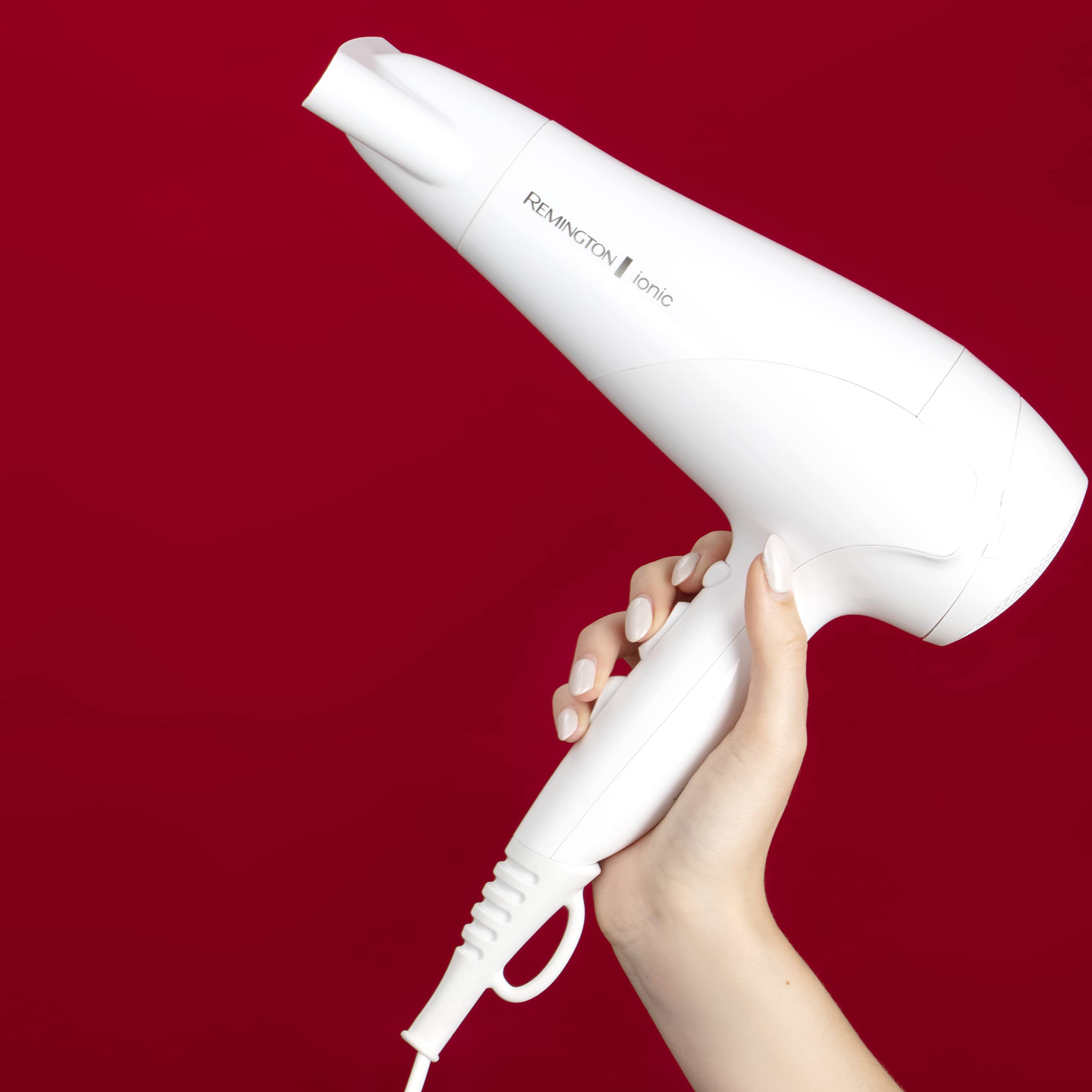 Remington Haartrockner Ionic (Ionen-Technologie für glattes und glänzendes Haar, 3 Heiz- und 2 Gebläsestufen sowie Kaltlufttaste, 2 Aufsätze: Diffusor und Konzentrator, 2200 W) D3199 5