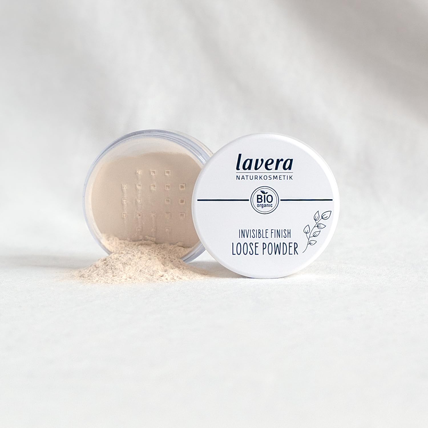 lavera Invisible Finish Loose Powder with Organic Rice & Tapioca - Translucent 4