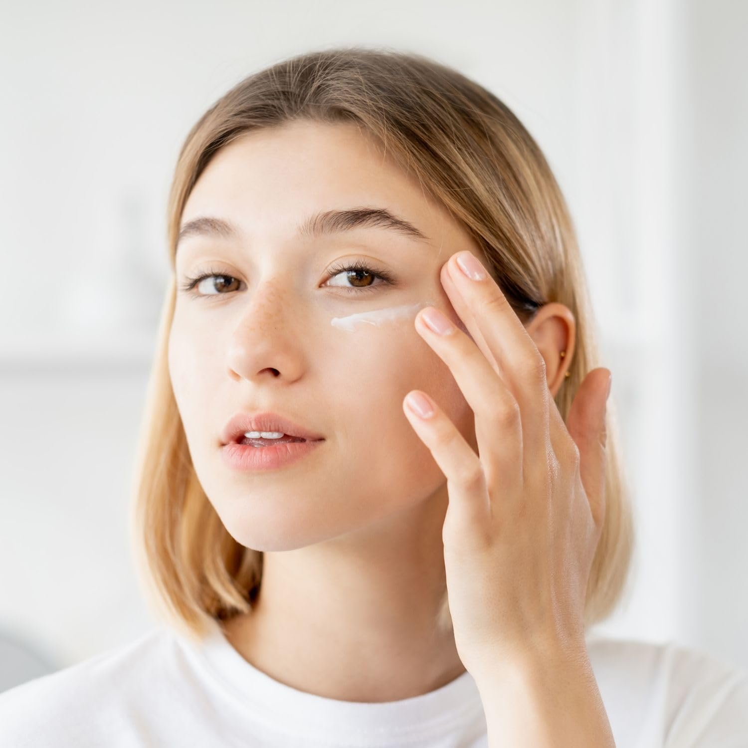 Face Facts Feuchtigkeitsspendende Augencreme mit Aloe Vera zur Reduzierung von Schwellungen | 25 ml 6