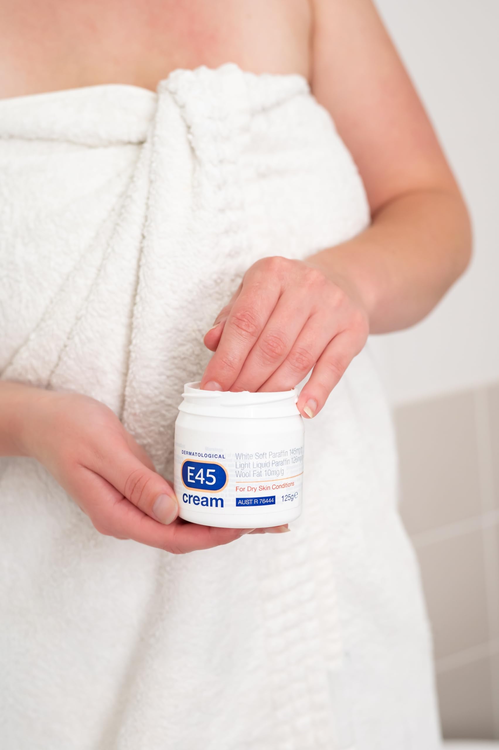 E45 Dermatological Cream 125g: Emollient Moisturiser for Eczema, Dry & Sensitive Skin 6