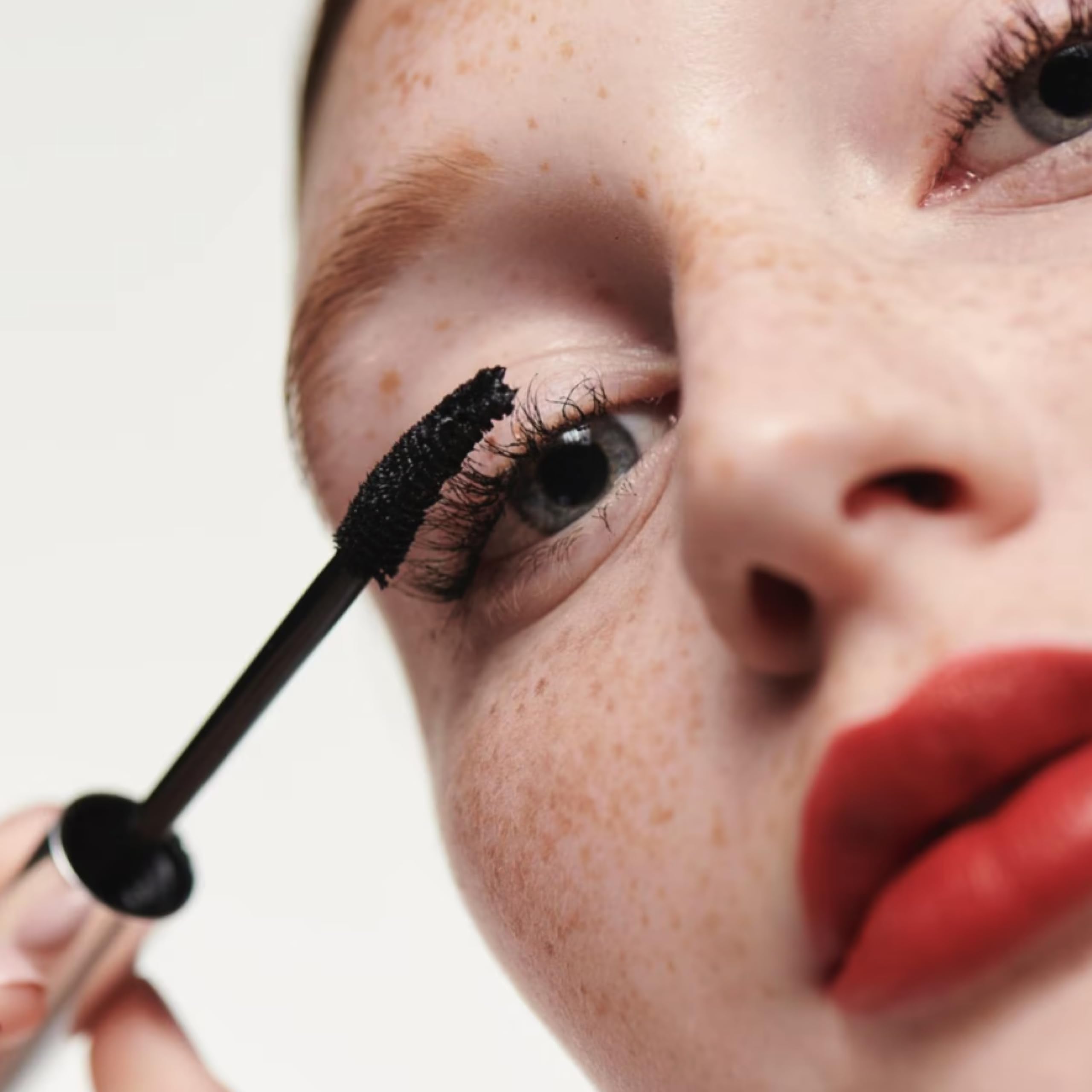 Clinique High Impact Zero Gravity Tubing Mascara | Wimperntusche mit Schwung, wischfest 5