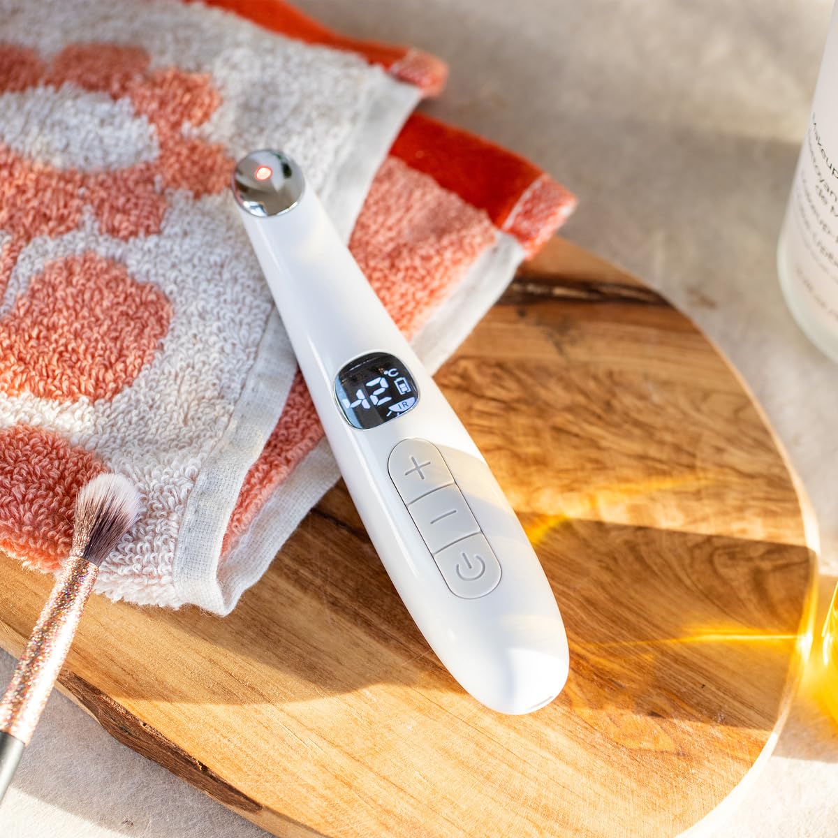 STYLPRO Bags Be Gone Heated Eye Massager for Puffiness and Wrinkles 6