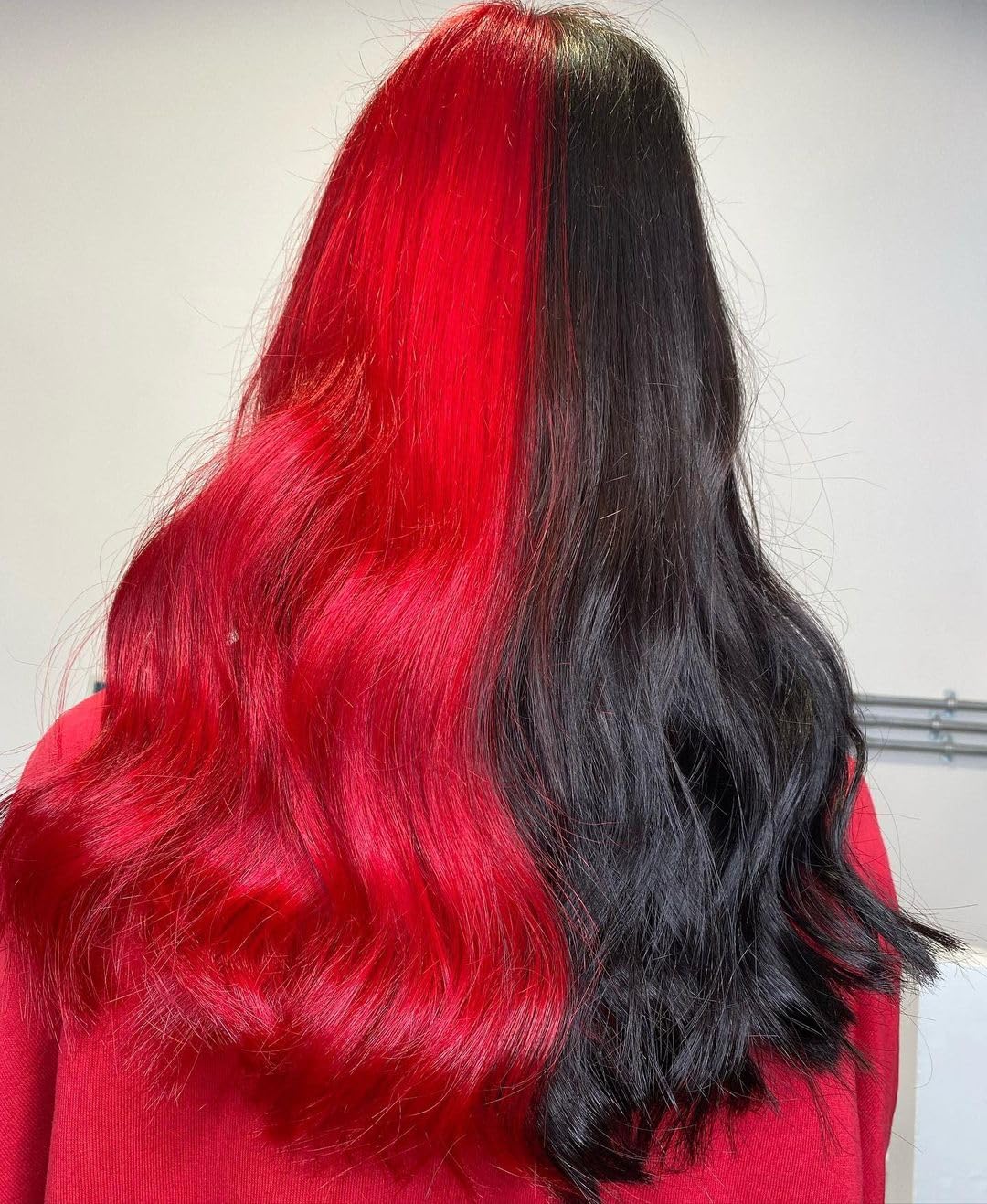 Crazy Color Vibrant Fire Semi-Permanent Duo Haarfarbe. Hochpigmentiertes, leuchtendes Rot. Pflegende und ölspendende vegane Formel. Ohne Bleichmittel und Ammoniak. 200 ml 9