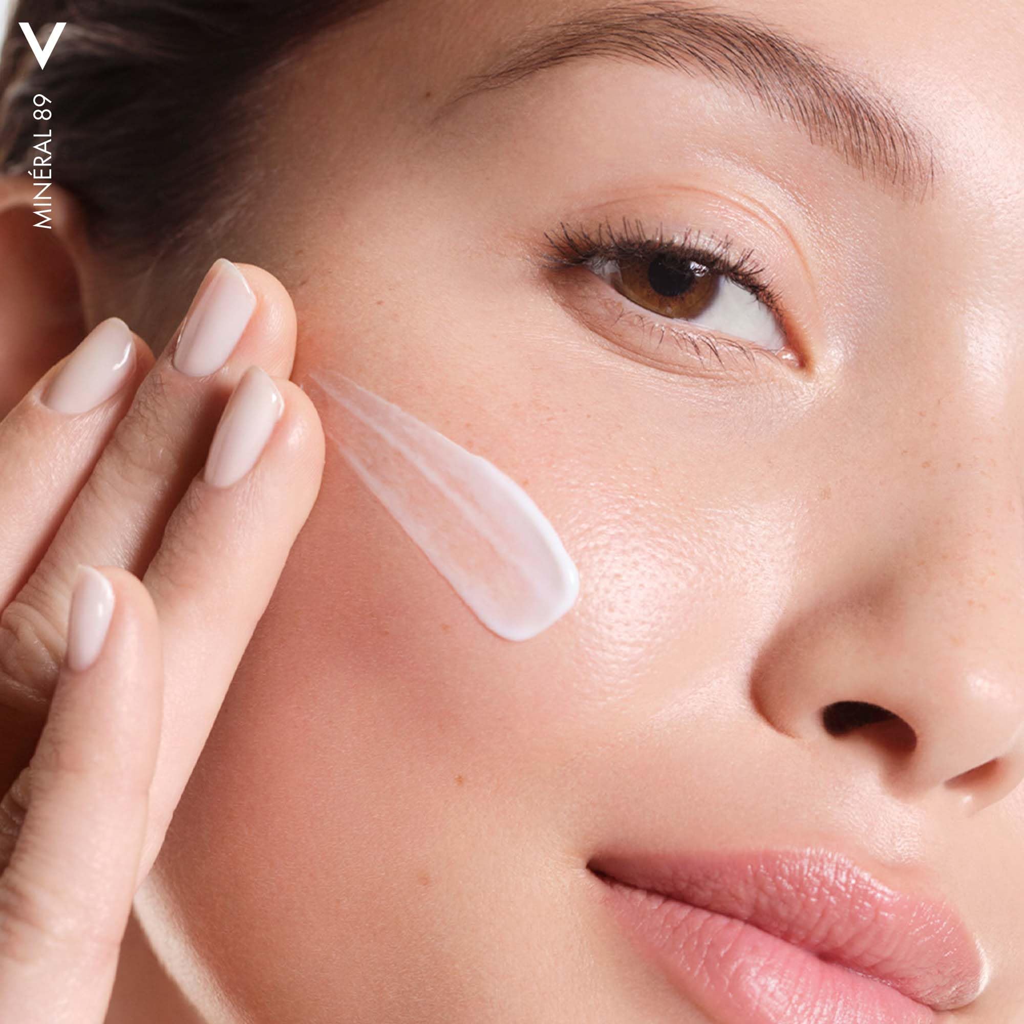 Vichy Minéral 89 100H Moisture Boosting Rich Cream with Hyaluronic Acid 3
