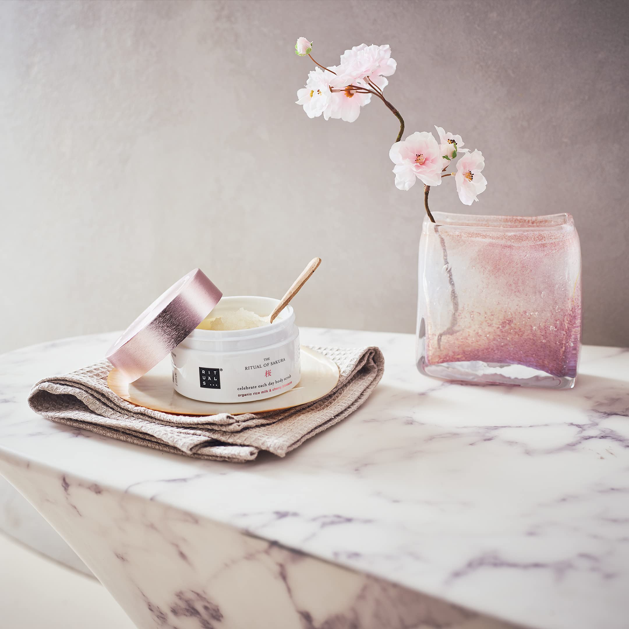 RITUALS Sakura Renewing Body Scrub with Natural Oils and Cherry Scent
