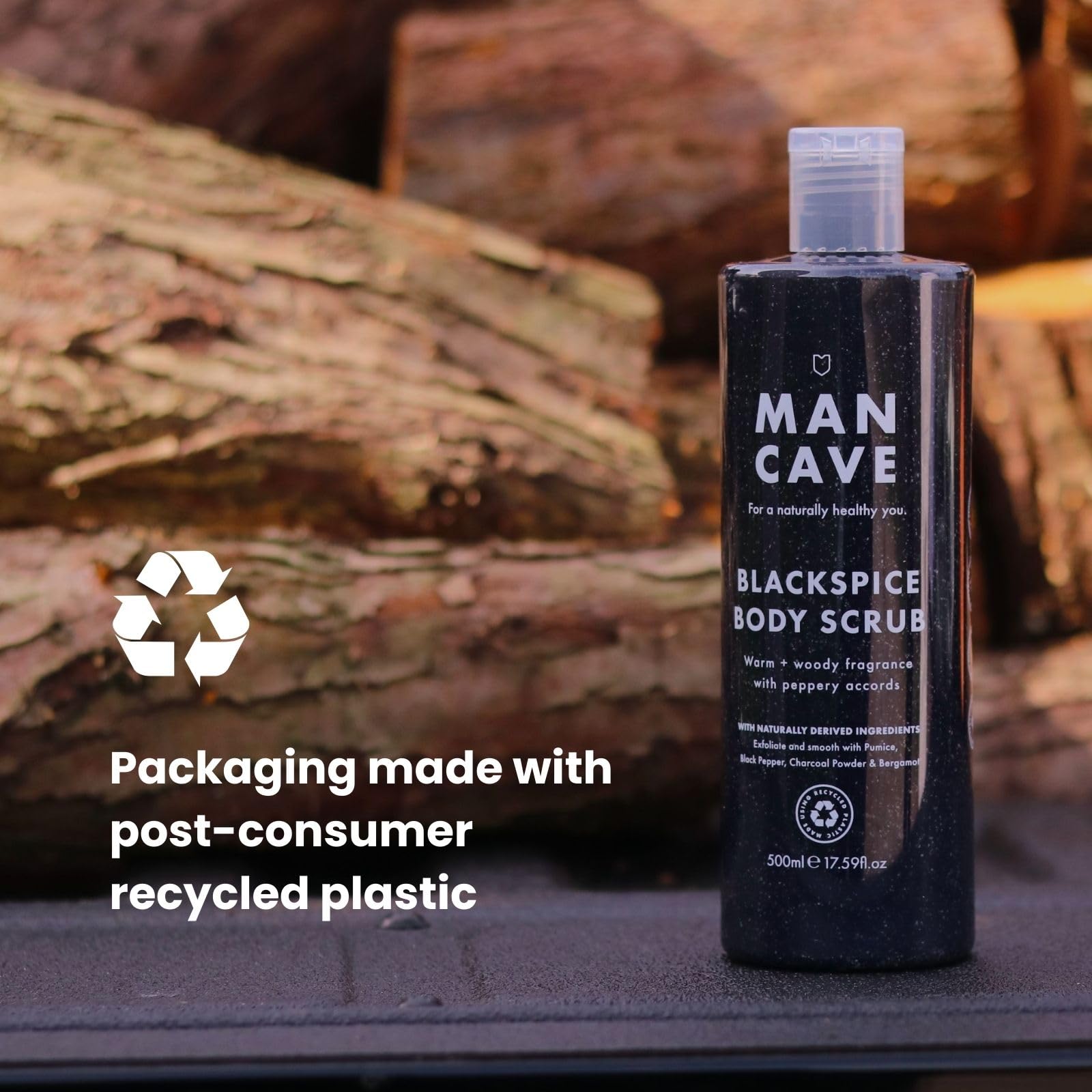 ManCave Blackspice Körperpeeling 500 ml für Männer, warmer, holziger Duft, peelt und reinigt die Haut mit Bimsstein und Aktivkohlepulver, natürliche Formel, vegan, hergestellt in England 6