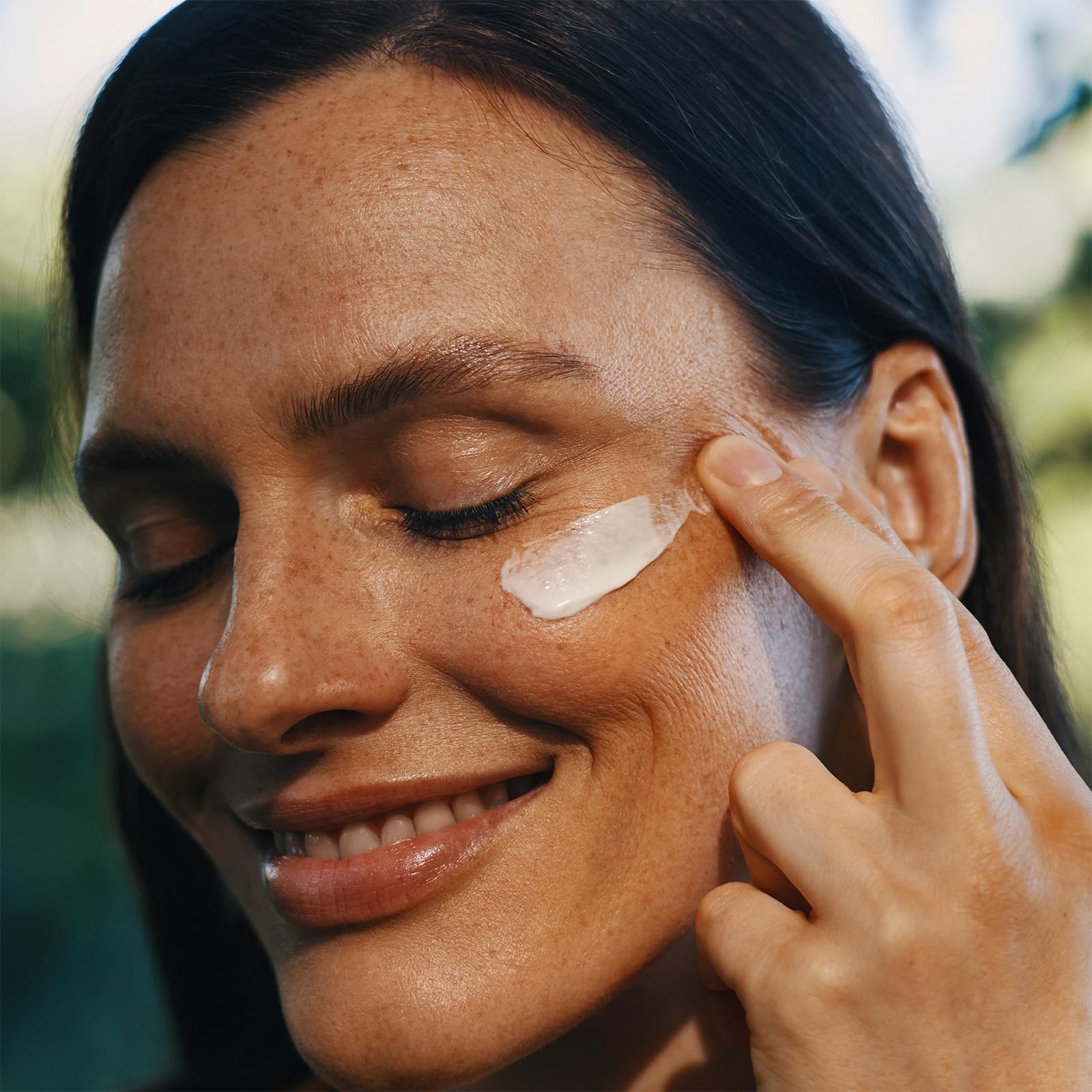 Weleda Firming Day Face Cream with Pomegranate & Maca Peptides for Radiant Complexion 4