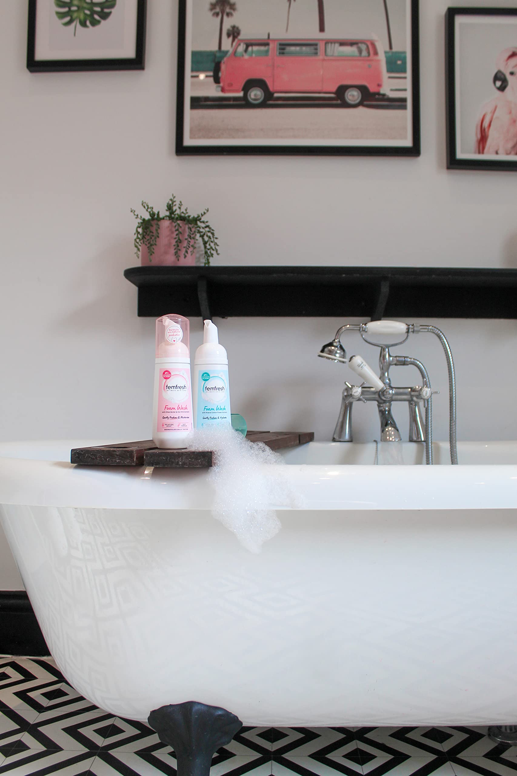 Femfresh Pure Freshness &amp; Hydration Tägliche Intimwaschlotion – Duftfrei 4