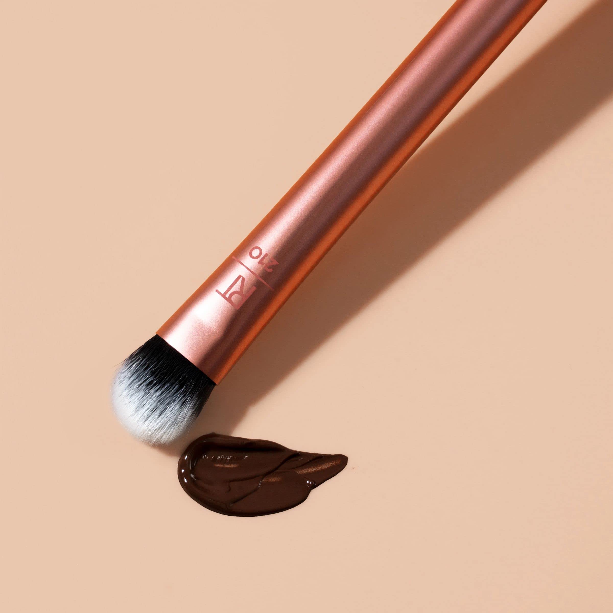 Real Techniques Expert Concealer Make-up-Pinsel (Verpackungs- und Grifffarbe kann abweichen) 5