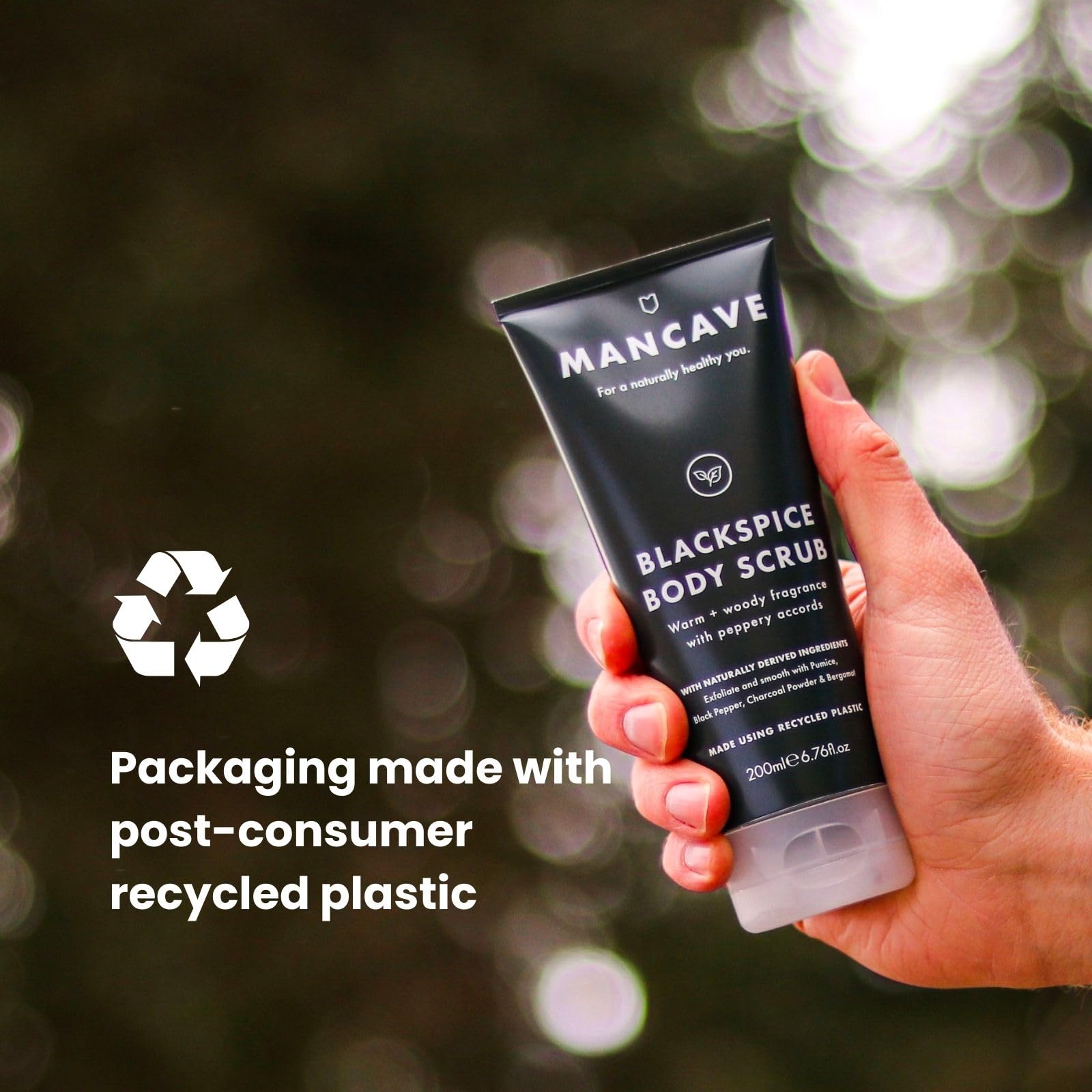 ManCave Blackspice Körperpeeling 200 ml für Männer, warmer, holziger Duft, peelt und reinigt die Haut mit Bimsstein und Aktivkohlepulver, natürliche Formel, vegan, hergestellt in England 5