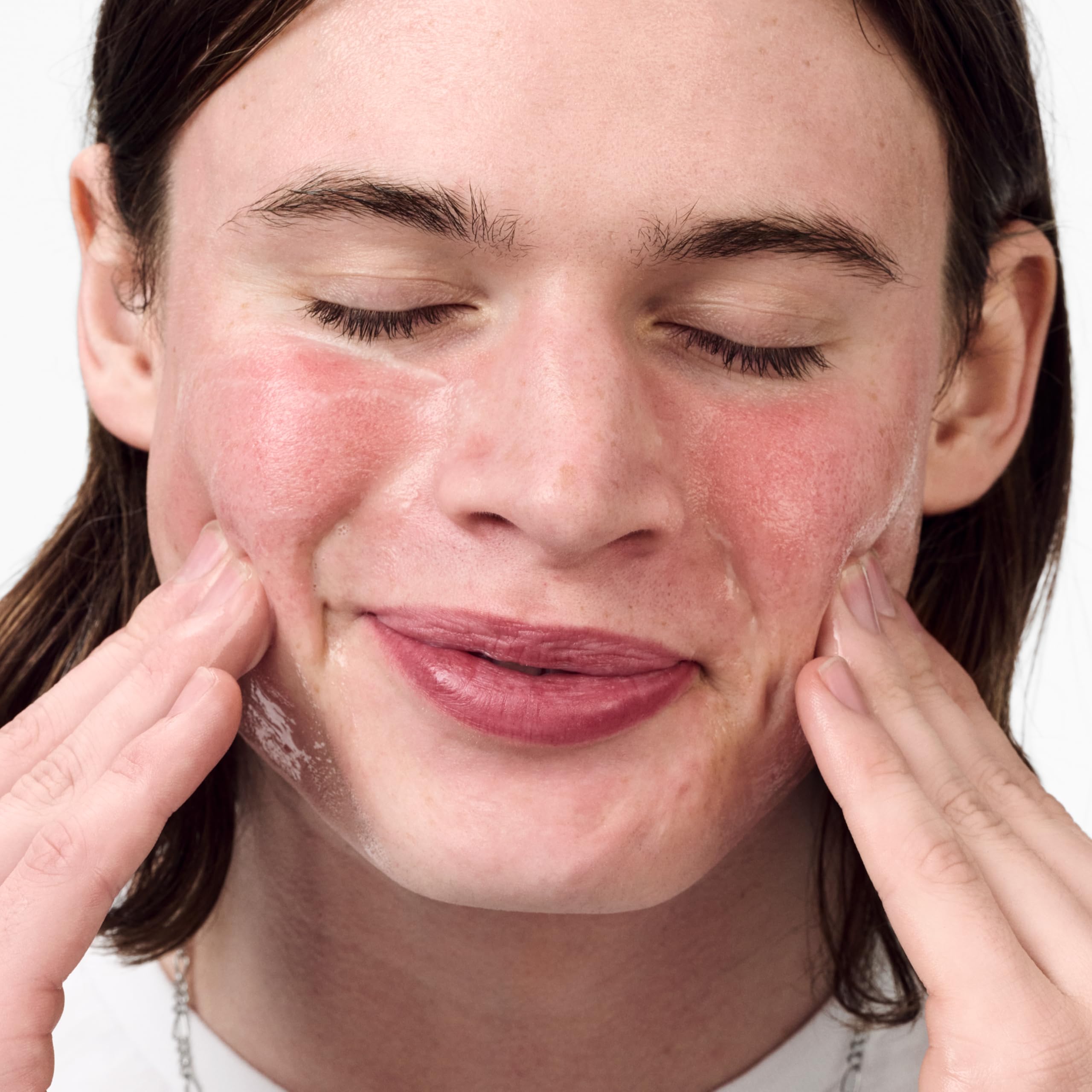 Clinique Redness Solutions Soothing Oil-Free Cream Face Cleanser 4