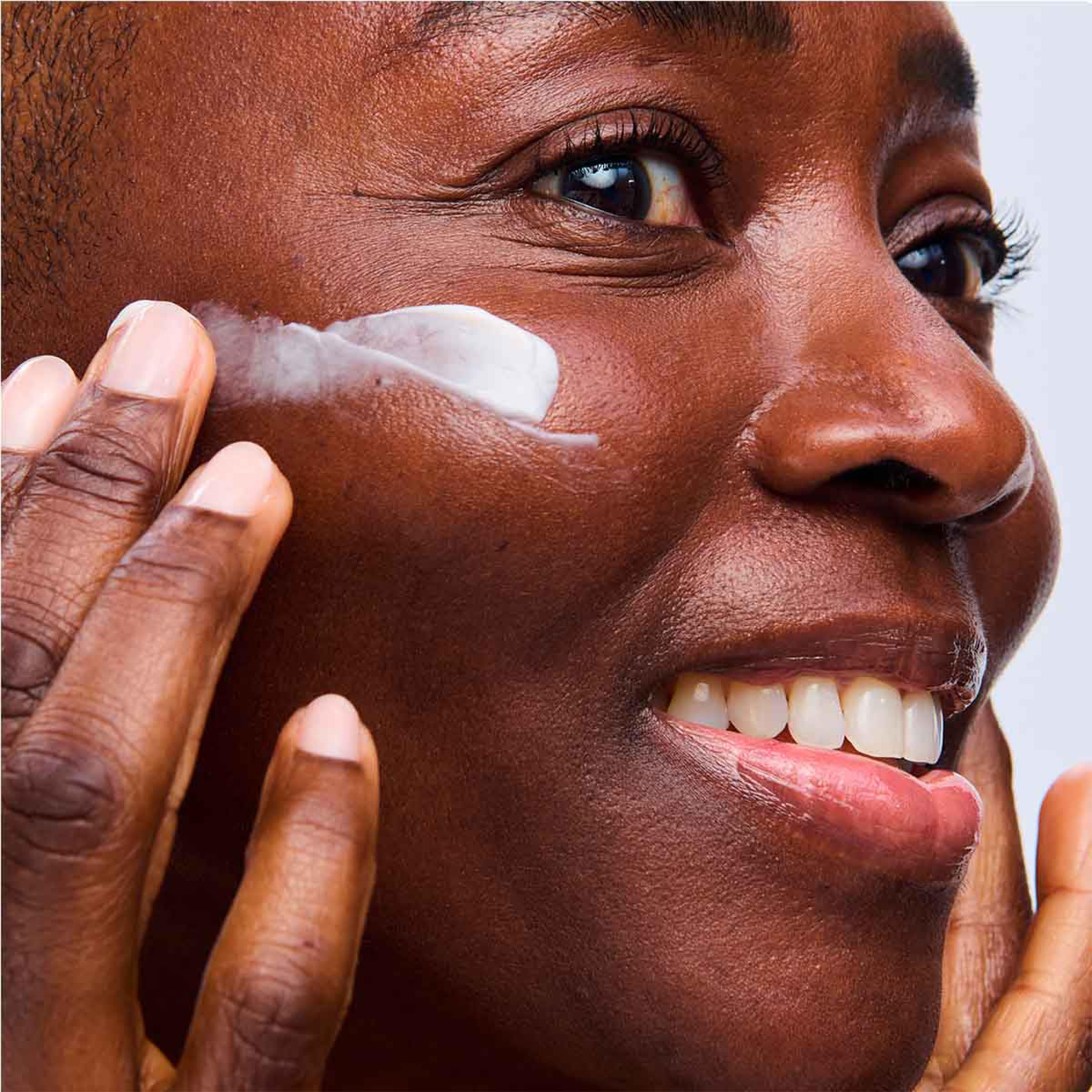 CLARINS Super Restorative Night Cream for All Skin Types, 50ml 5