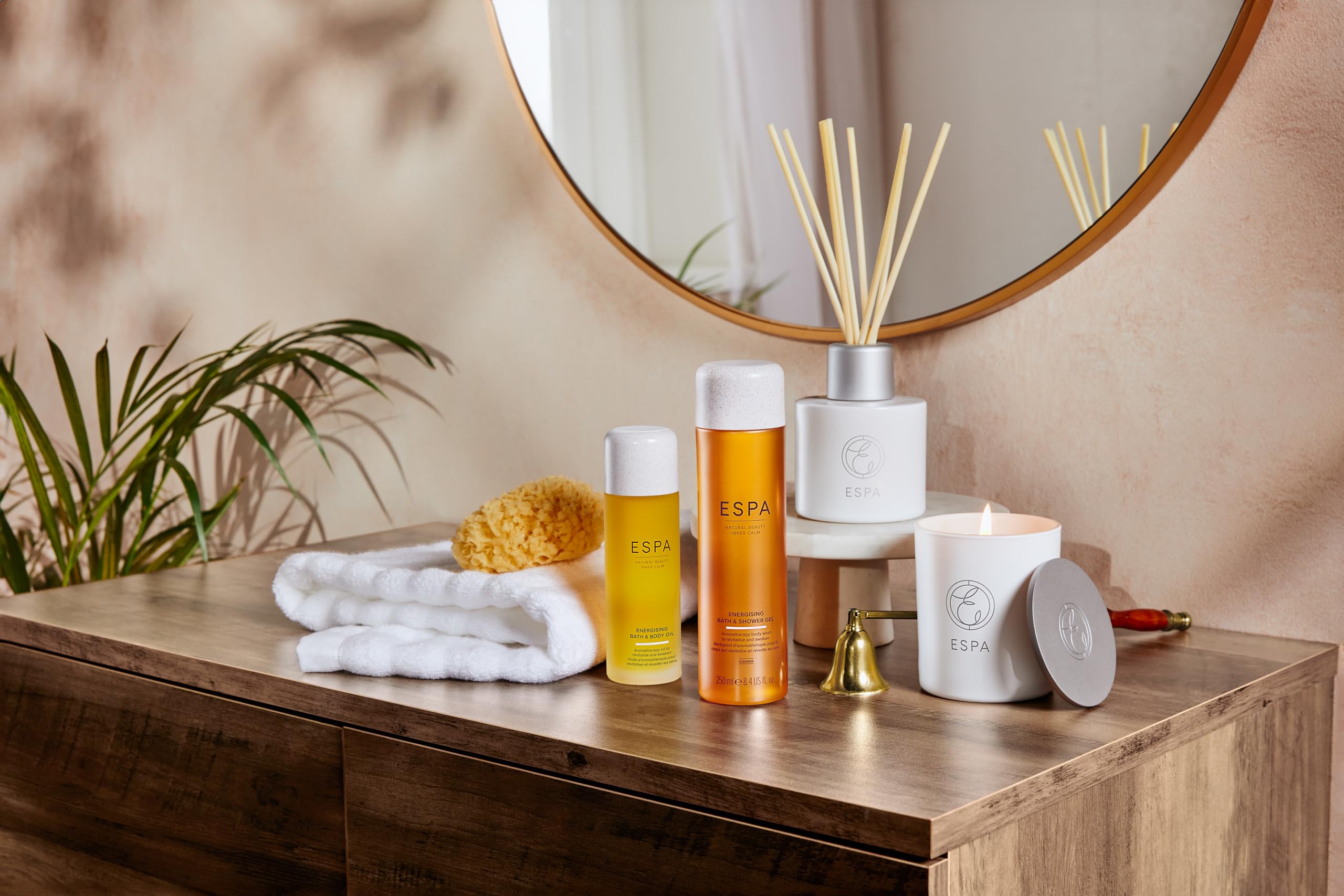 ESPA | Belebendes Bade- und Duschgel | 250 ml | Pfefferminze, Eukalyptus &amp; Rosmarin | Schäumendes Gel mit erfrischendem Duft | Regenerierend &amp; belebend | Aromatherapie | Vegan