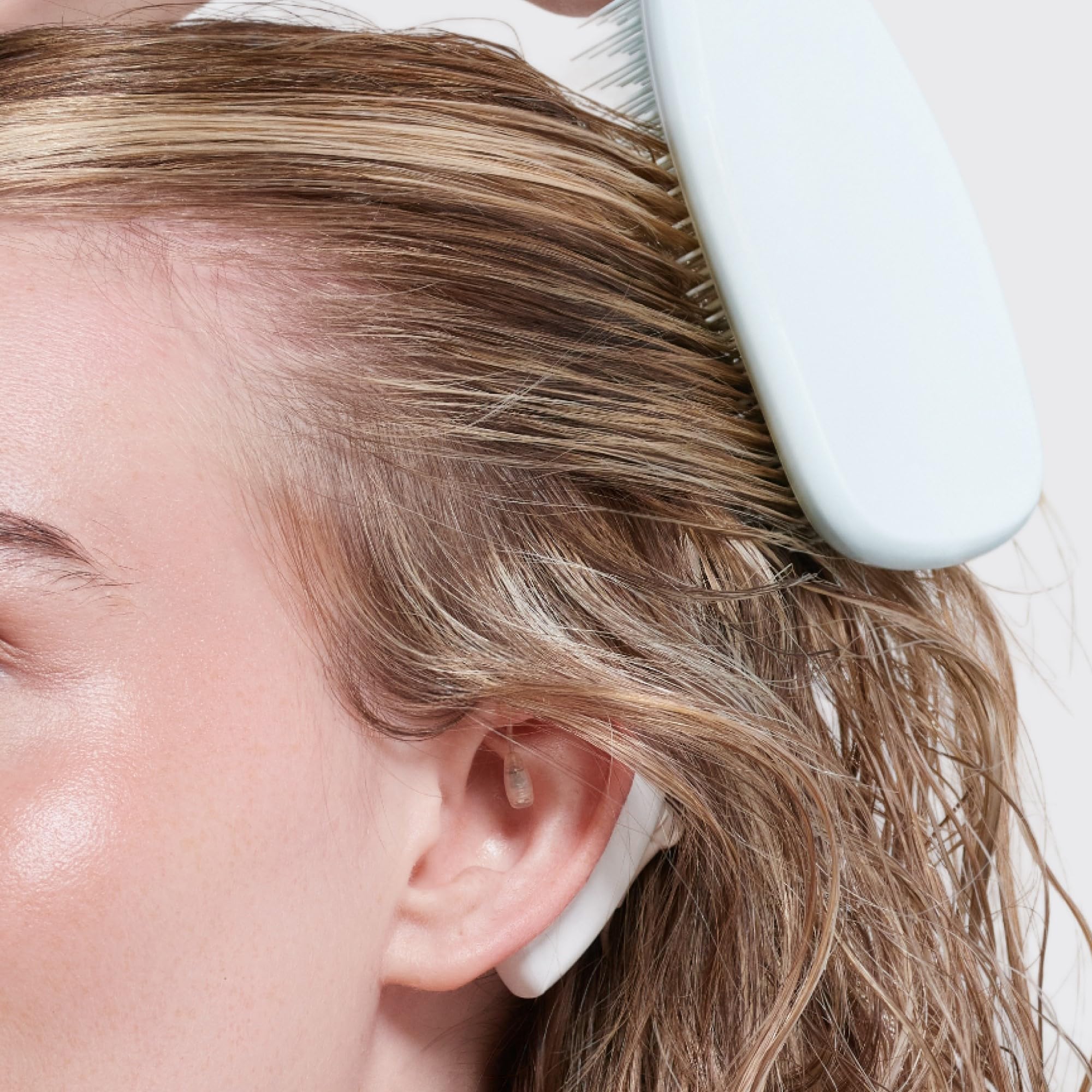 Tangle Teezer Fine and Fragile Ultimate Detangler Hairbrush for Coloured, Fine & Thin Hair - Ice Blue 9