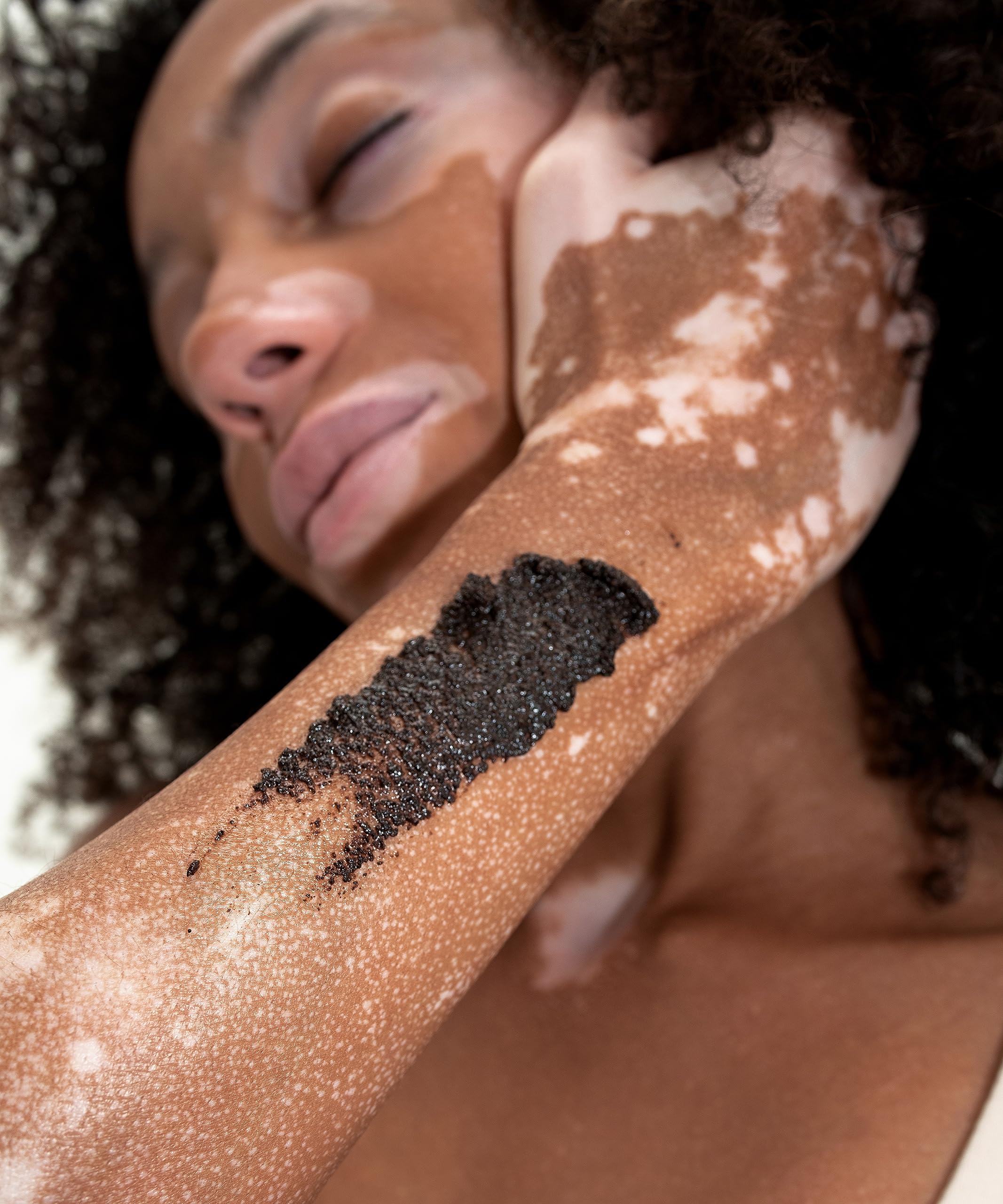 UpCircle Exfoliating Coffee Body Scrub with Lemongrass & Sea Salt 220ml 5