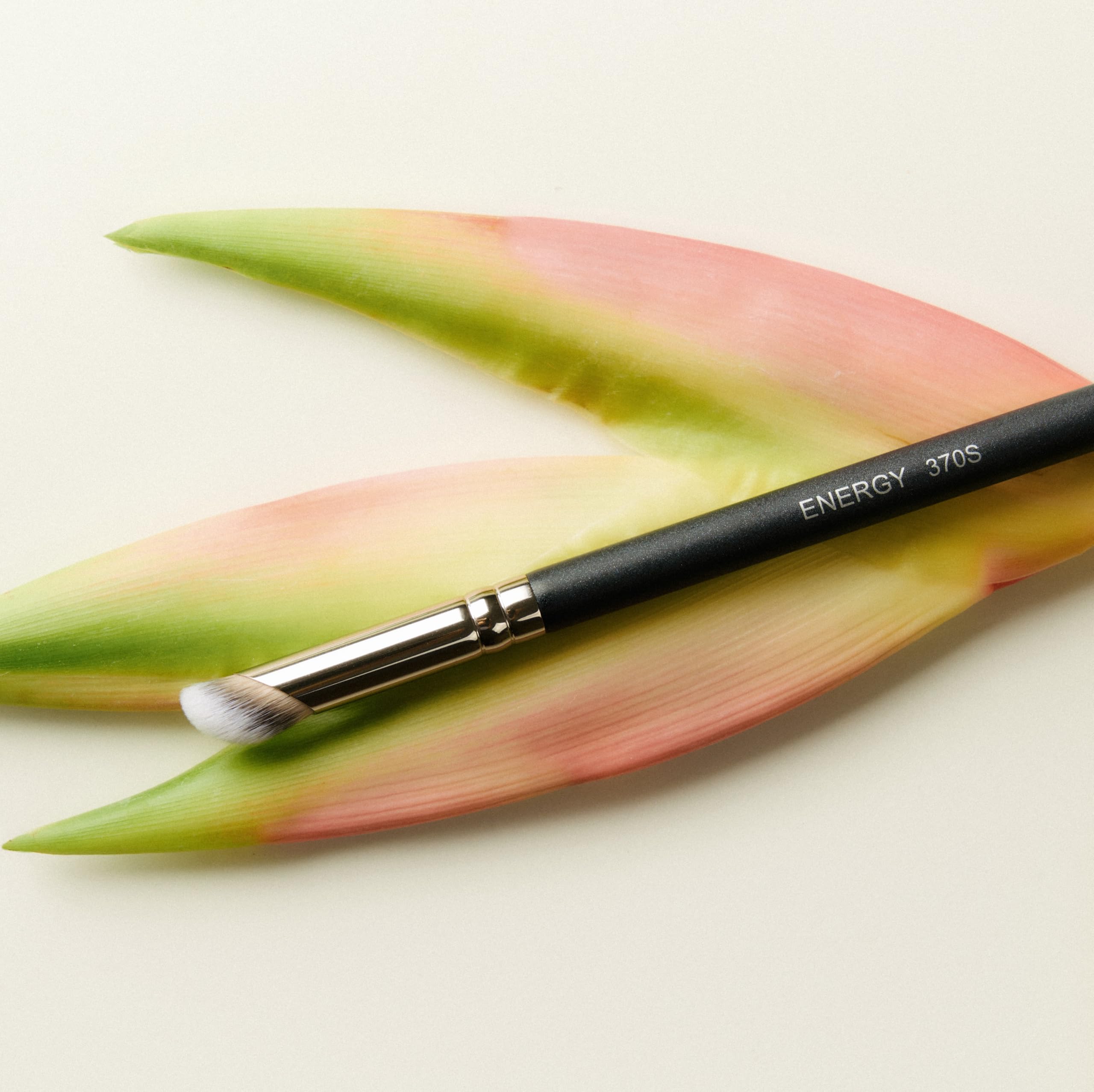 ENERGY Mini Bevel Conceal Brush-370s for Precision Coverage and Flawless Blending 5