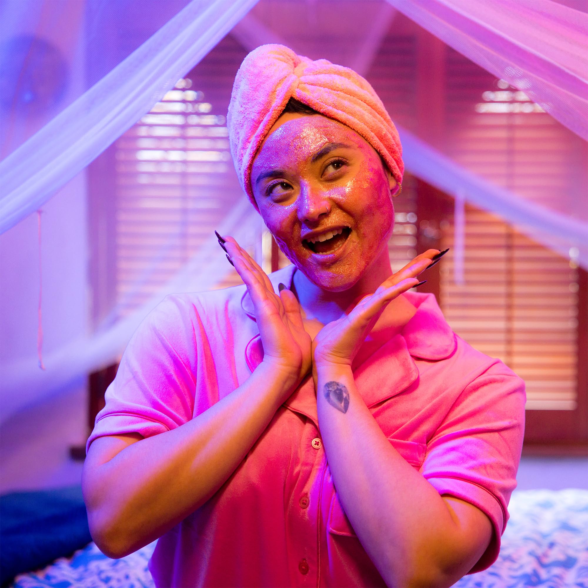 7th Heaven Monster High Draculaura Pink Glitter Peel Off Face Mask with Pink Guava 3