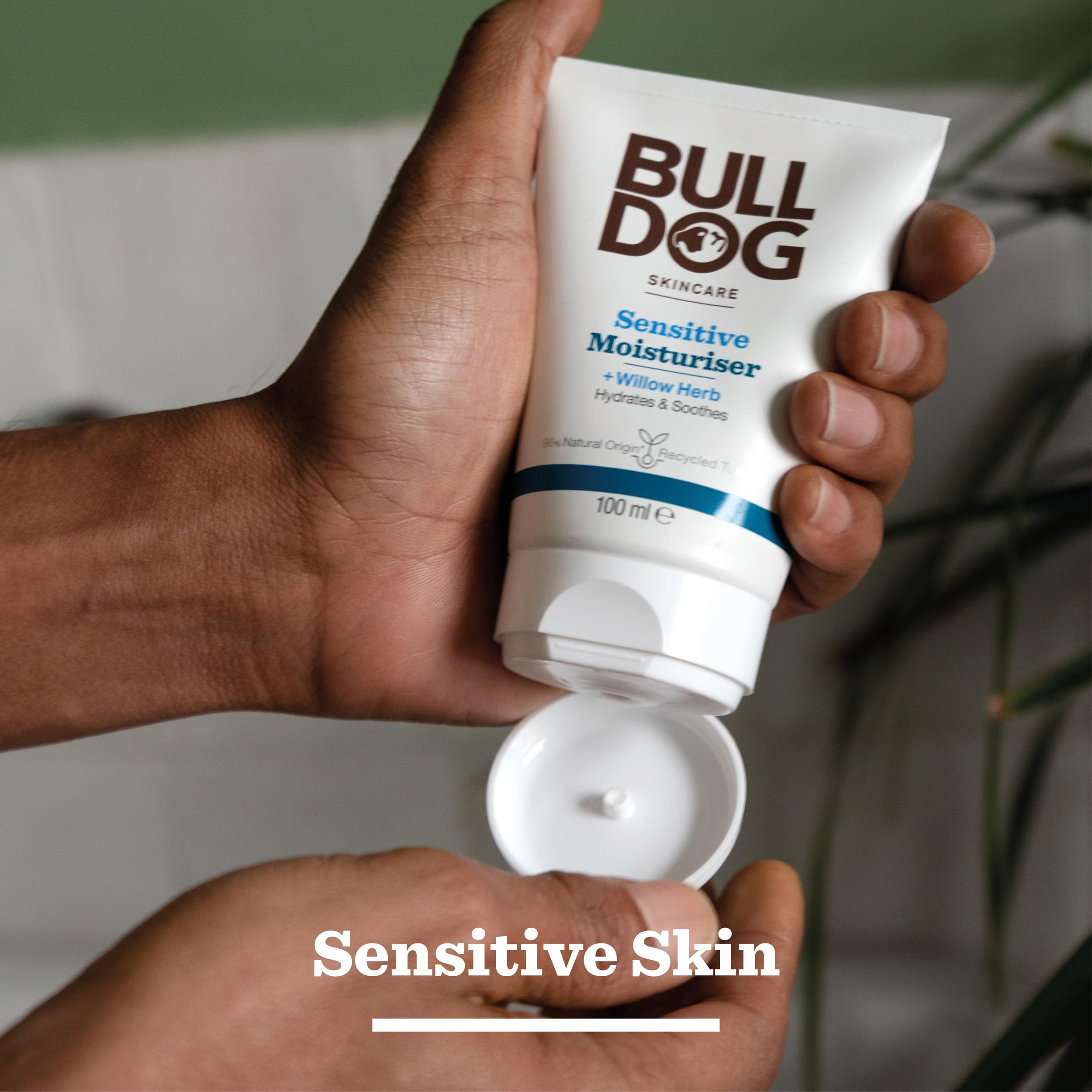 Bulldog Sensitive Moisturiser for Men, Hydrating Face Care (100ml) 5