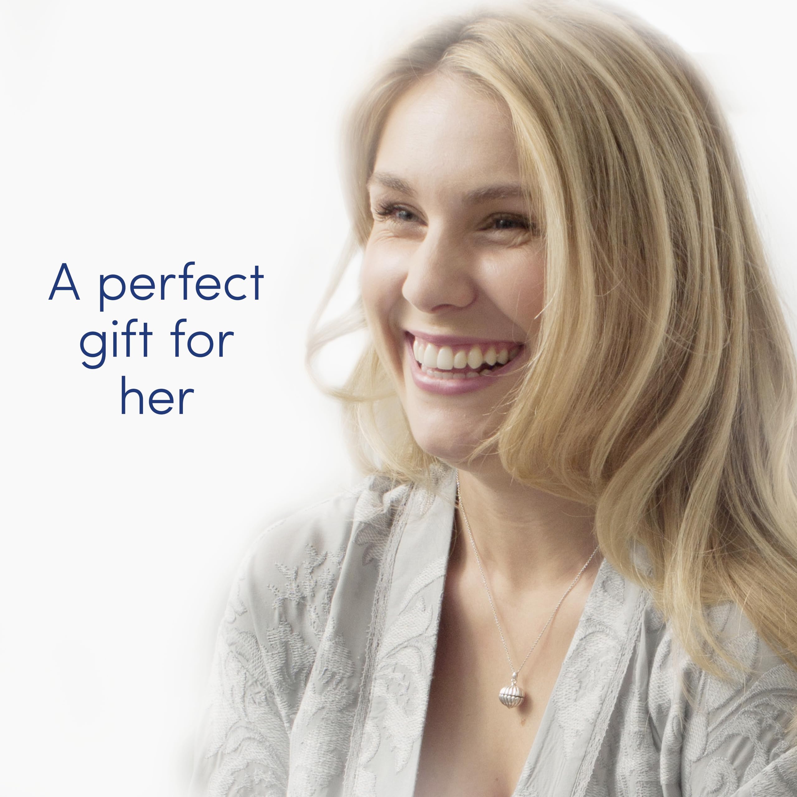 Dove Nourish On-the-Go Essentials Gift Set with Beauty Bar and Hand Cream 6