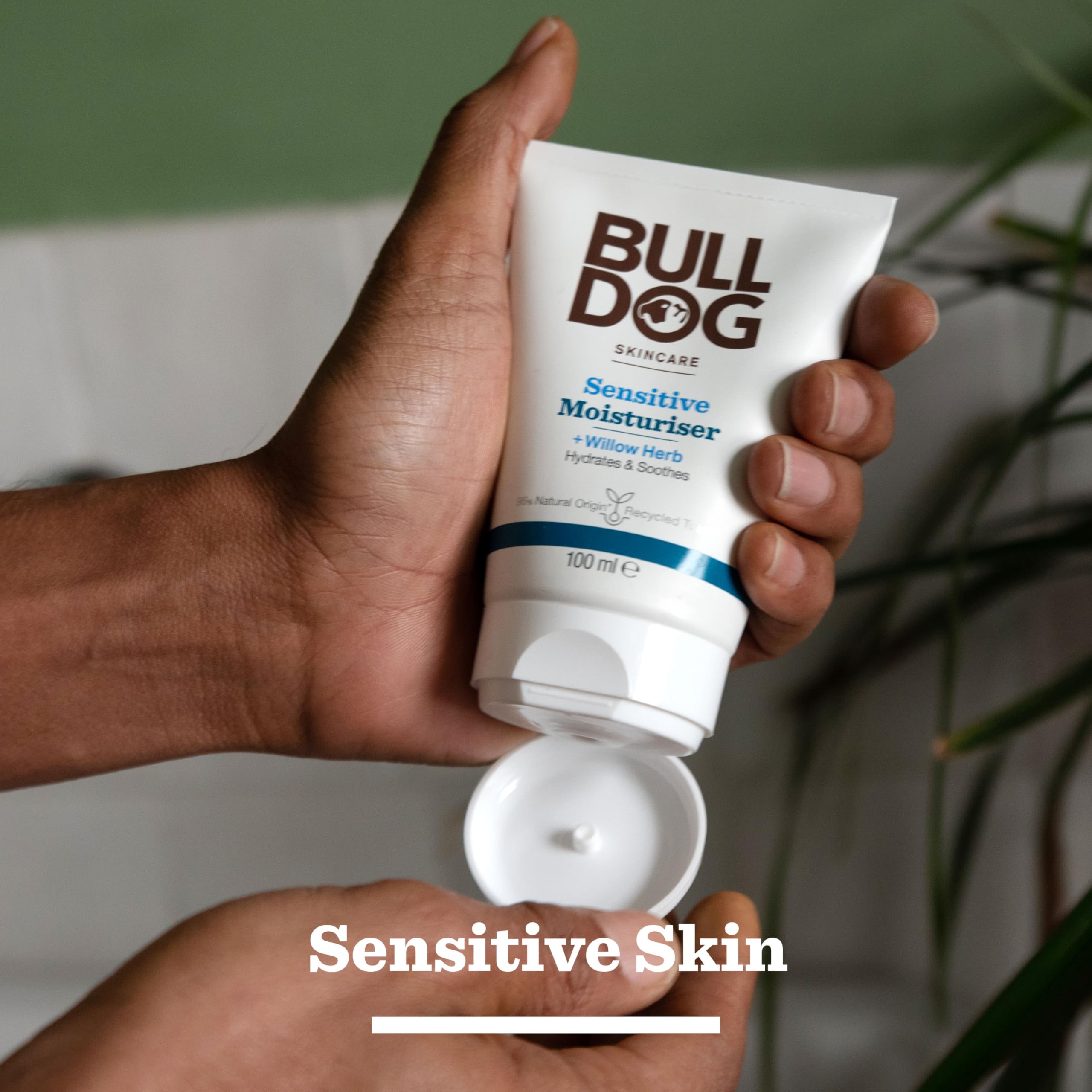 BULLDOG Skincare Sensitive Duo Gift Set: Face Wash & Moisturiser for Men 3