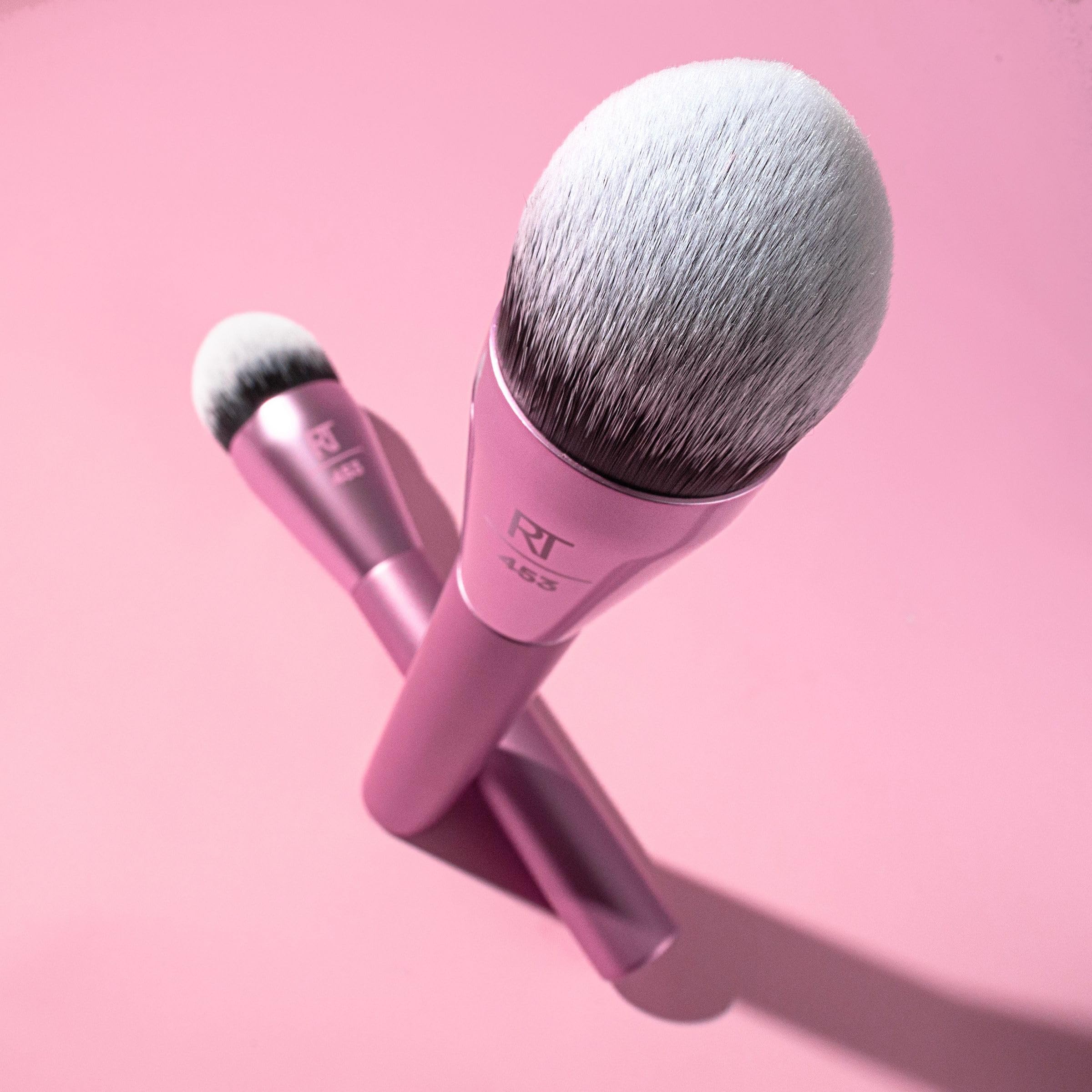 Real Techniques Power Pigment Blush Makeup Brush 453 for Liquid and Cream Blush 8