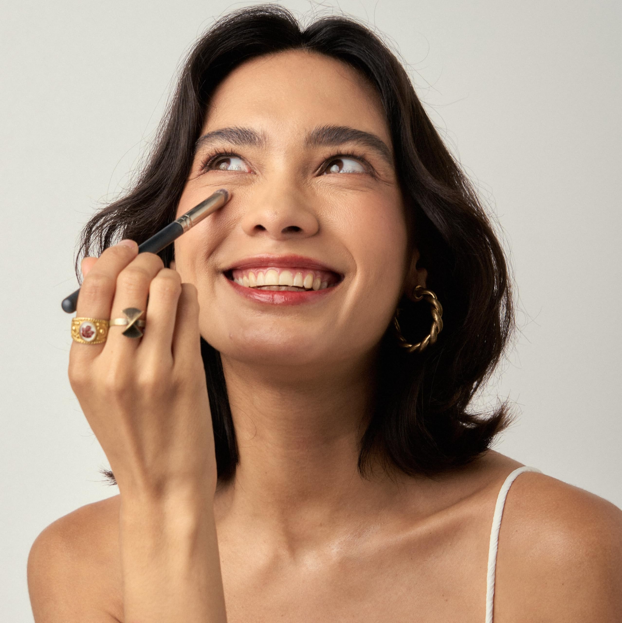 ENERGY Mini Bevel Conceal Brush-370s for Precision Coverage and Flawless Blending 6