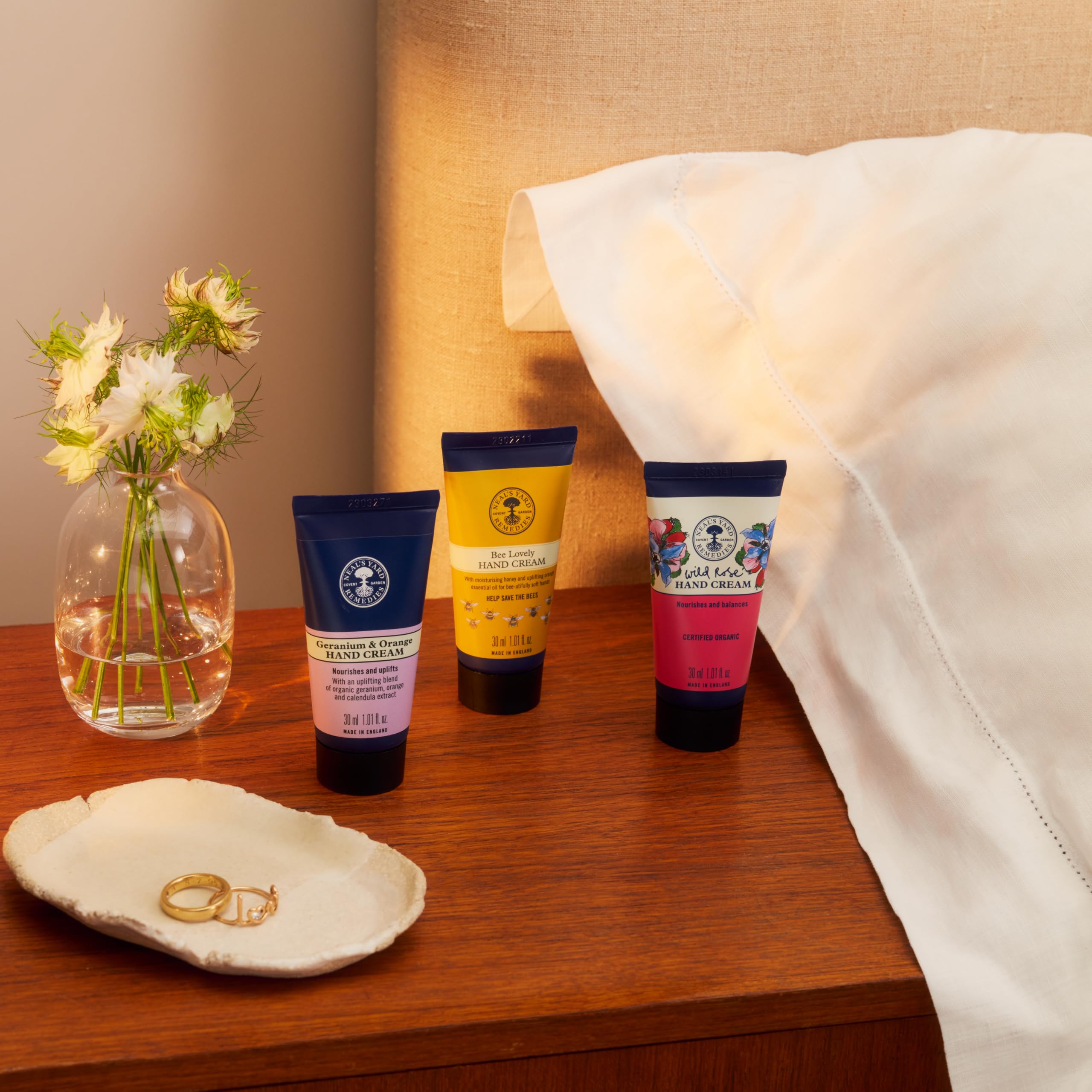 Neal's Yard Remedies Nurturing Hand Cream Gift Set with Bee Lovely & Wild R 4