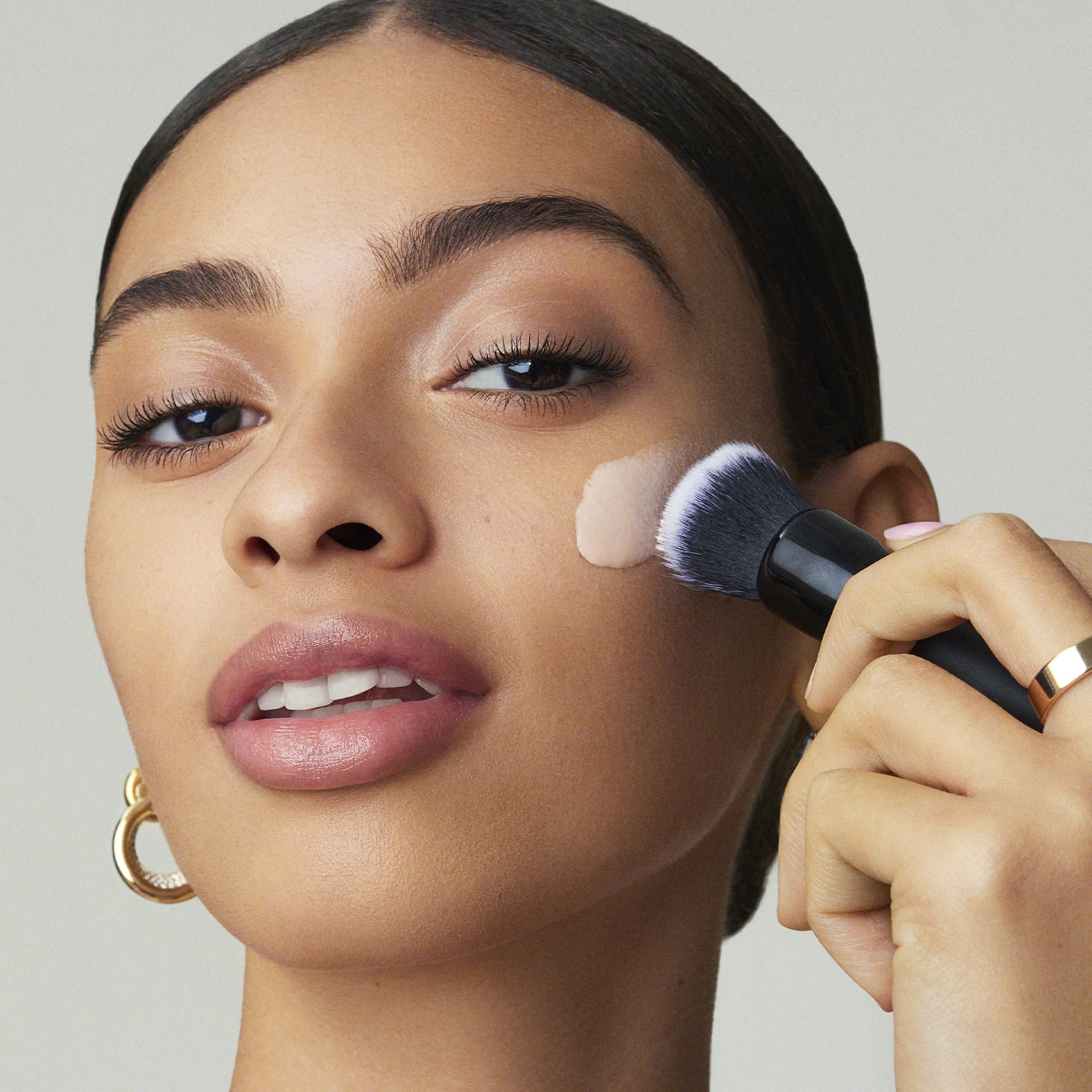 elf Liquid Poreless Putty Primer, feuchtigkeitsspendender flüssiger Gesichtsprimer für ein glattes Hautbild 4