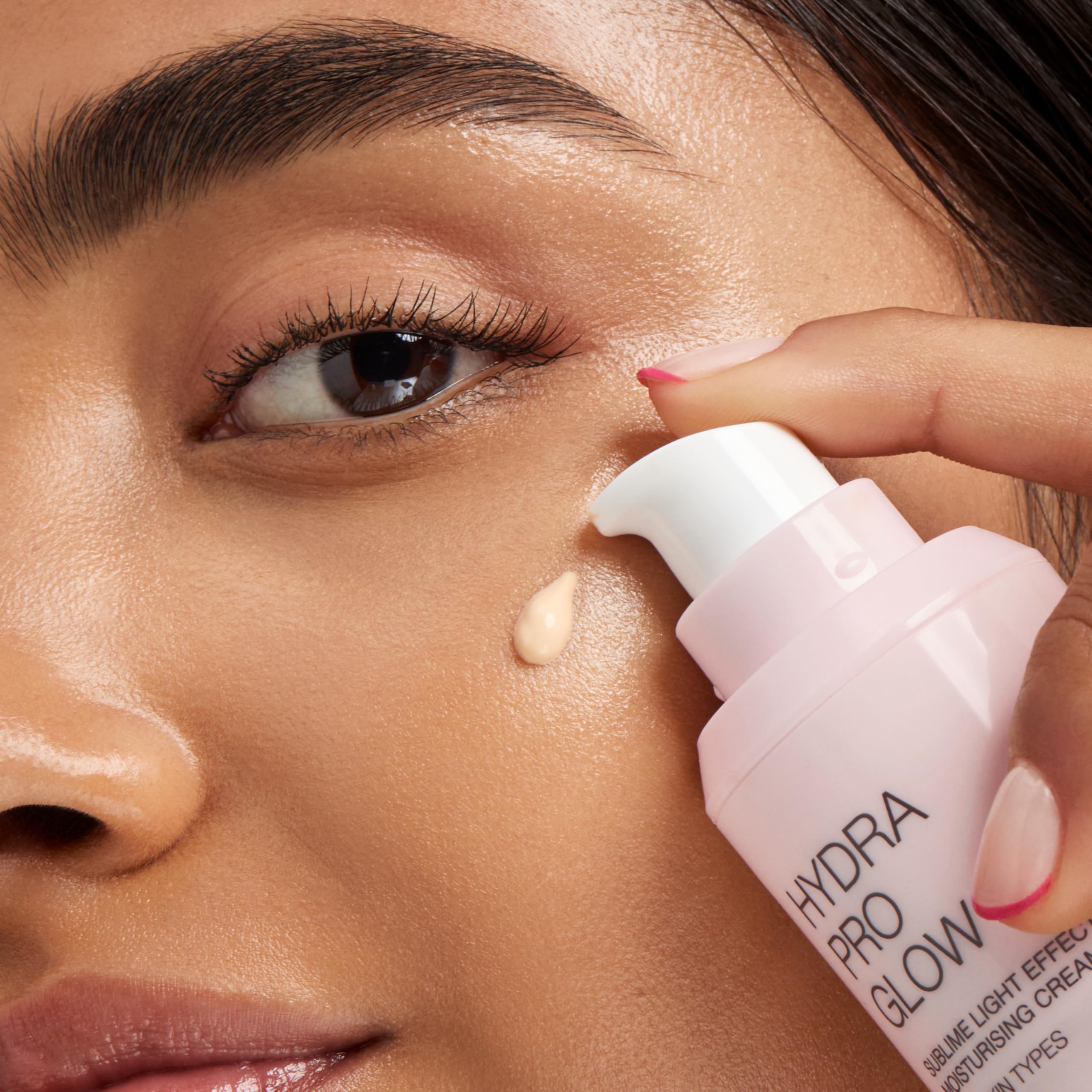 KIKO Milano Hydra Pro Glow Moisturising Face Cream SPF 10 for Sublime Shine 5