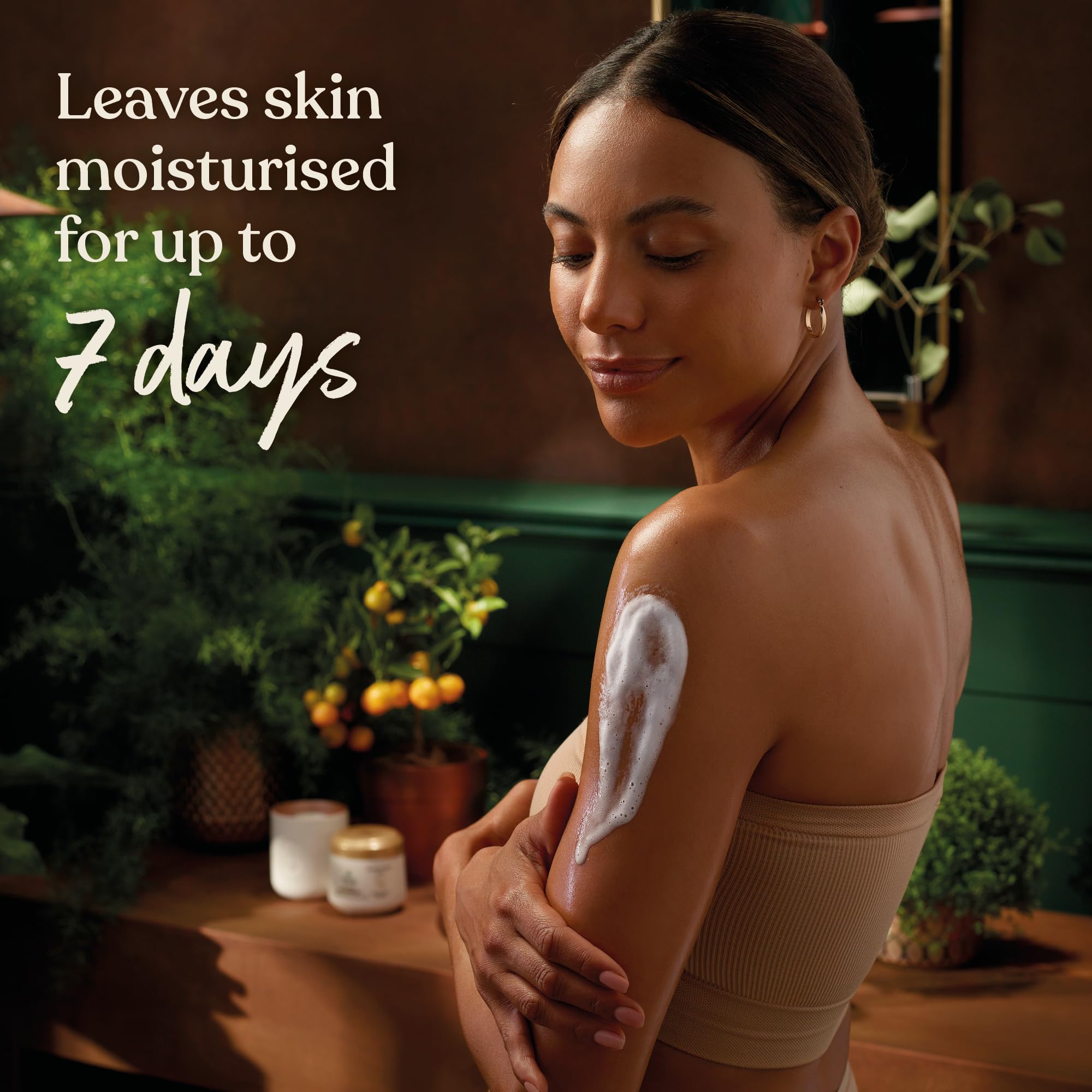 Sanctuary Spa Golden Sandalwood Mousse to Oil Moisturiser for 7 Day Moisture 5