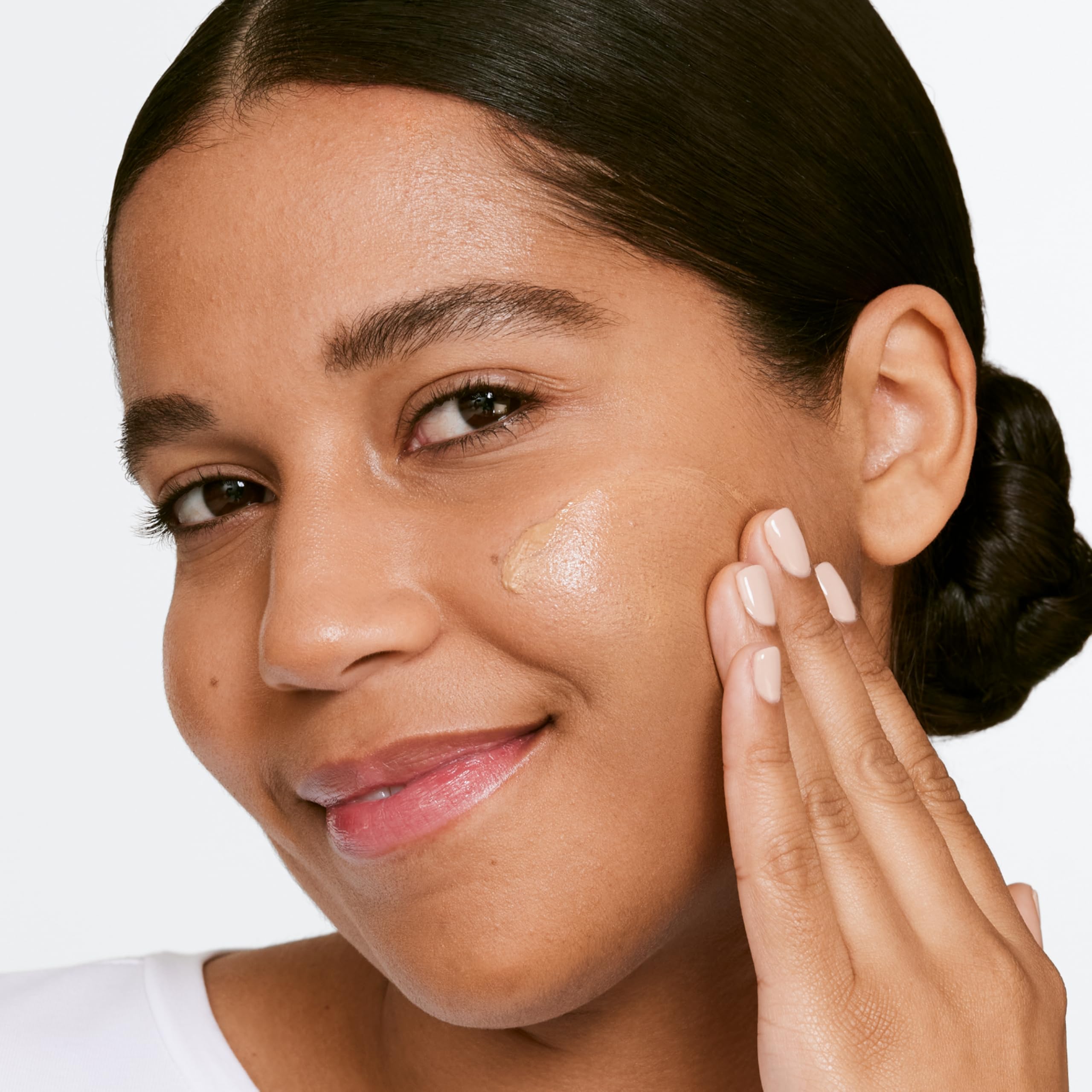 Clinique Moisture Surge Sheertint Hydrator SPF 25 | Tinted Moisturiser with Hyaluronic Acid & Aloe Water 4