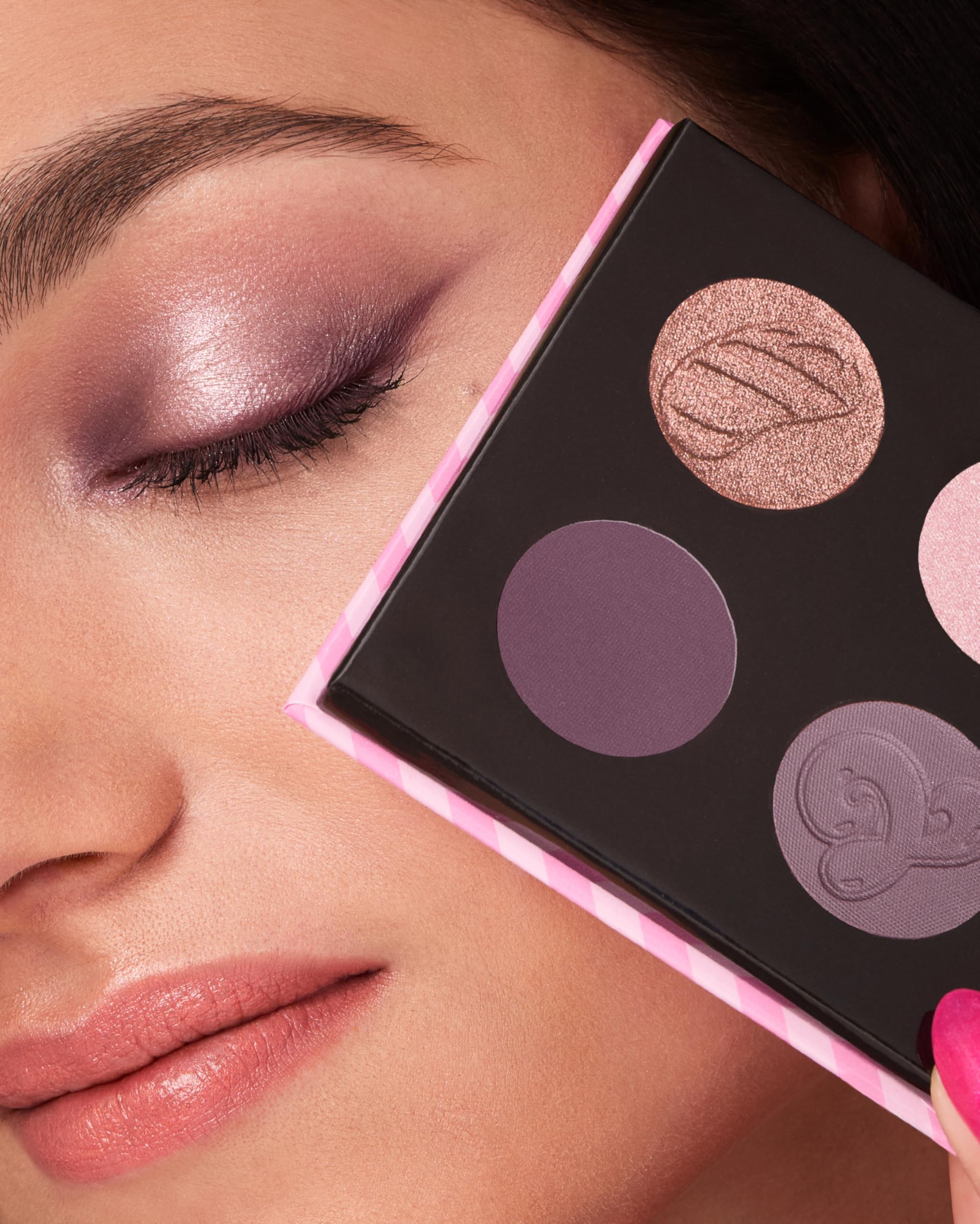 KIKO Milano Candy Crush™ Multi Finish Eyeshadow Palette 01 with Matte & Metallic Shades 4