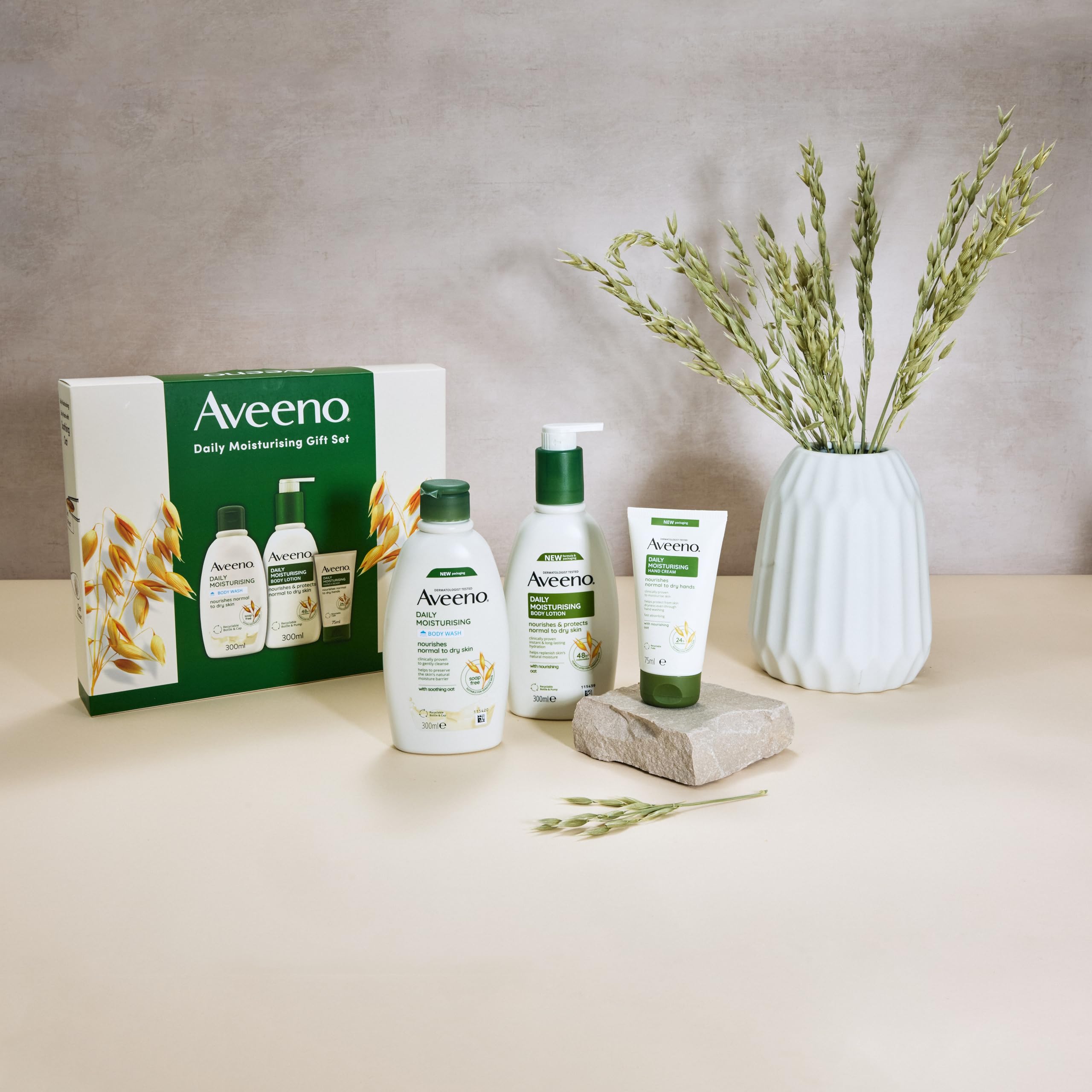 Aveeno Tägliche Feuchtigkeitspflege Geschenkset für normale bis trockene Haut, mit beruhigender Ölsäure