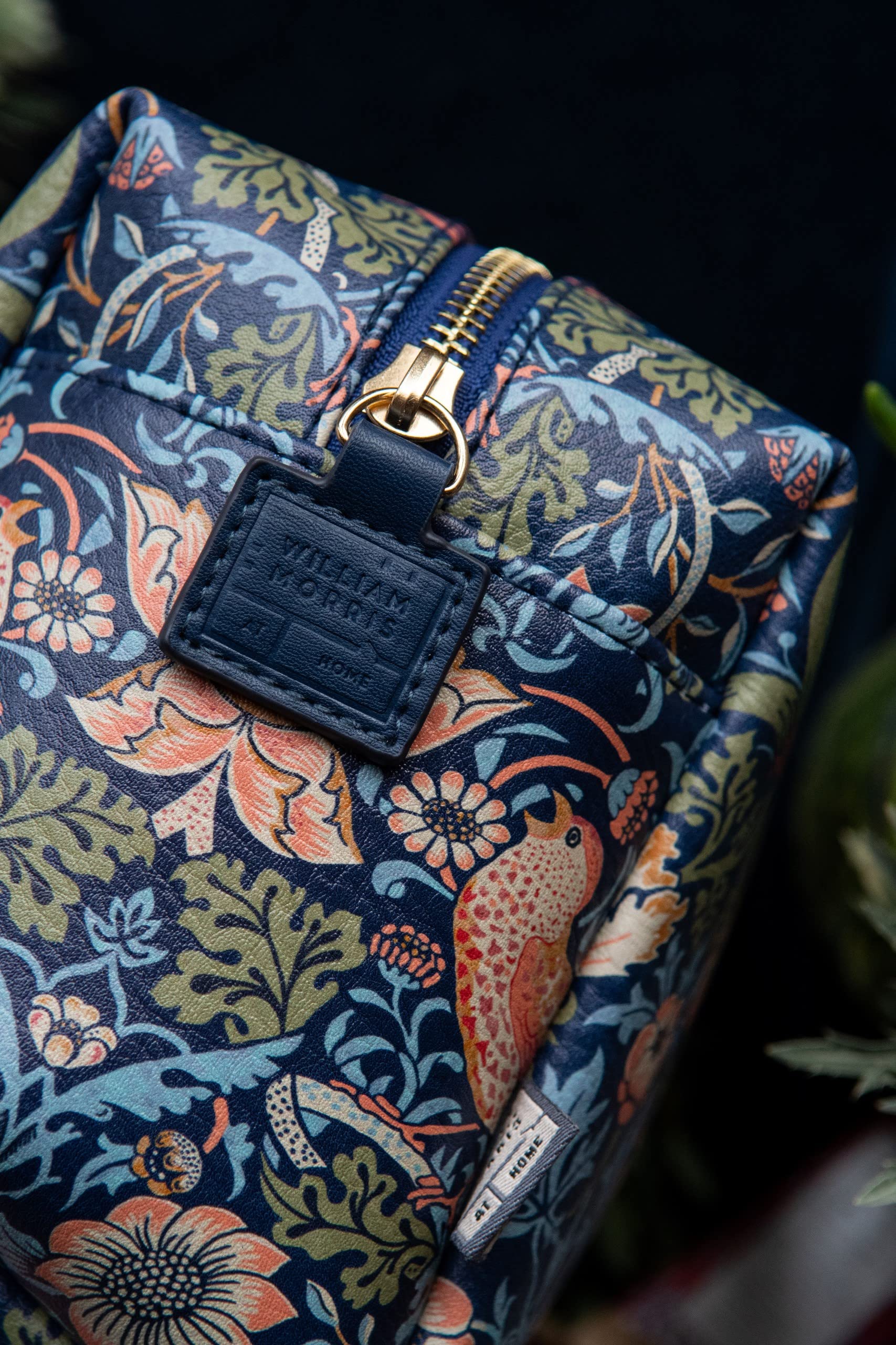 WILLIAM MORRIS AT HOME Large Strawberry Thief Print Wash Bag - Vegan Leather 4