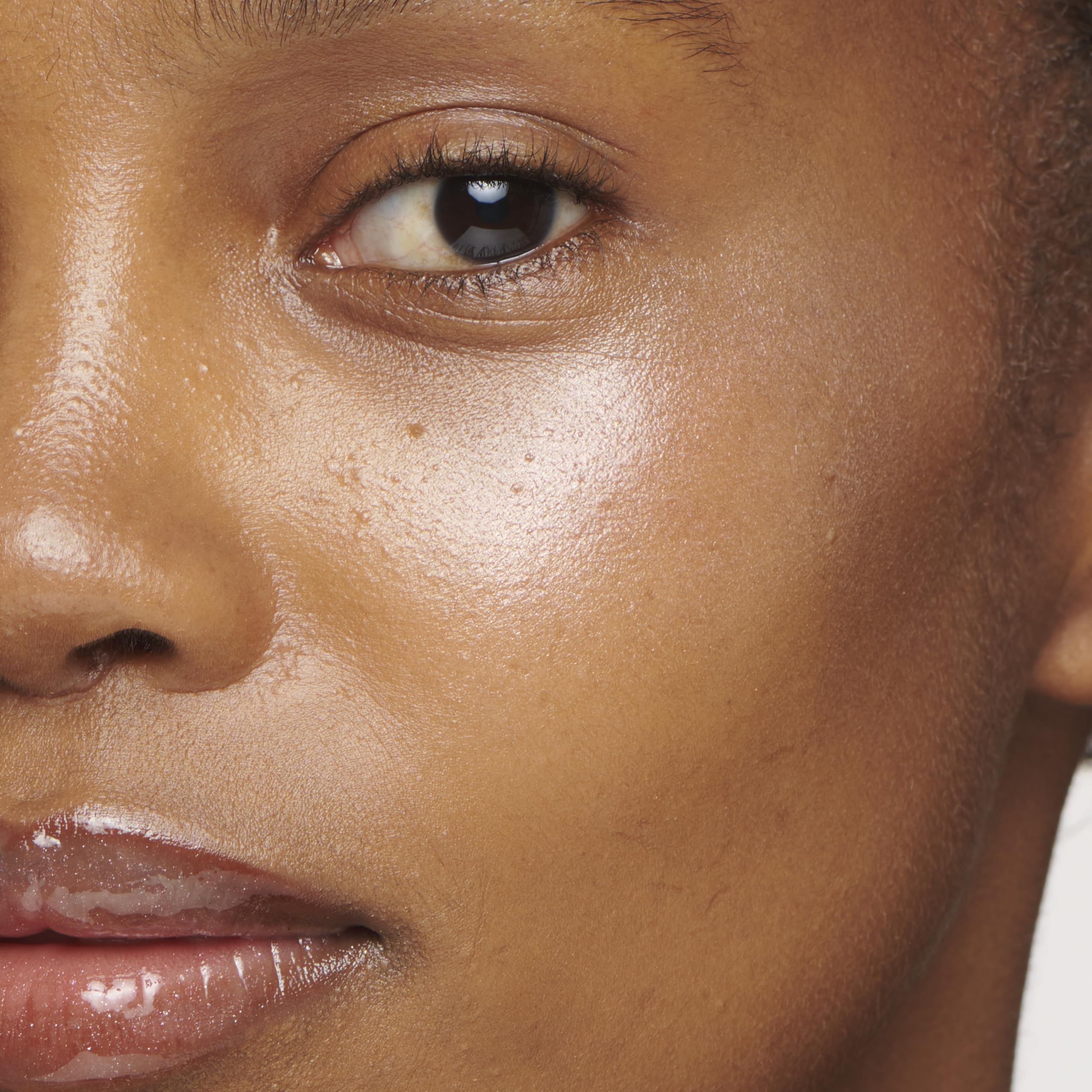 CLARINS Lip Perfector 20 Translucent Glow 12ml for All Skin Types 5