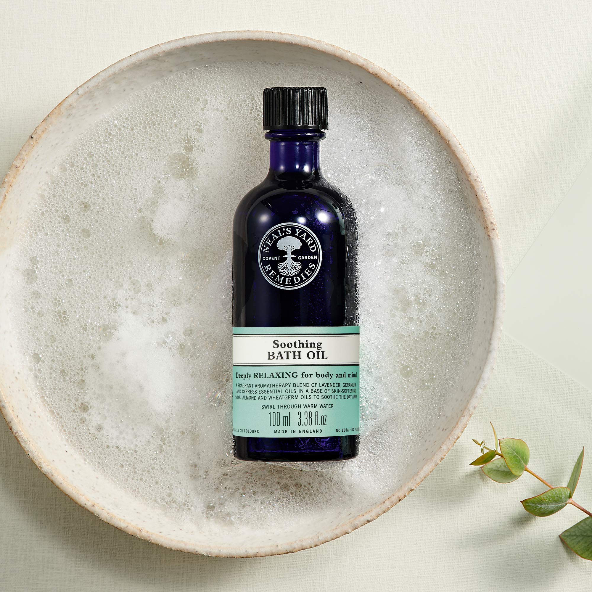 Neal's Yard Remedies Soothing Bath Oil for Relax Body & Mind, 100ml 3