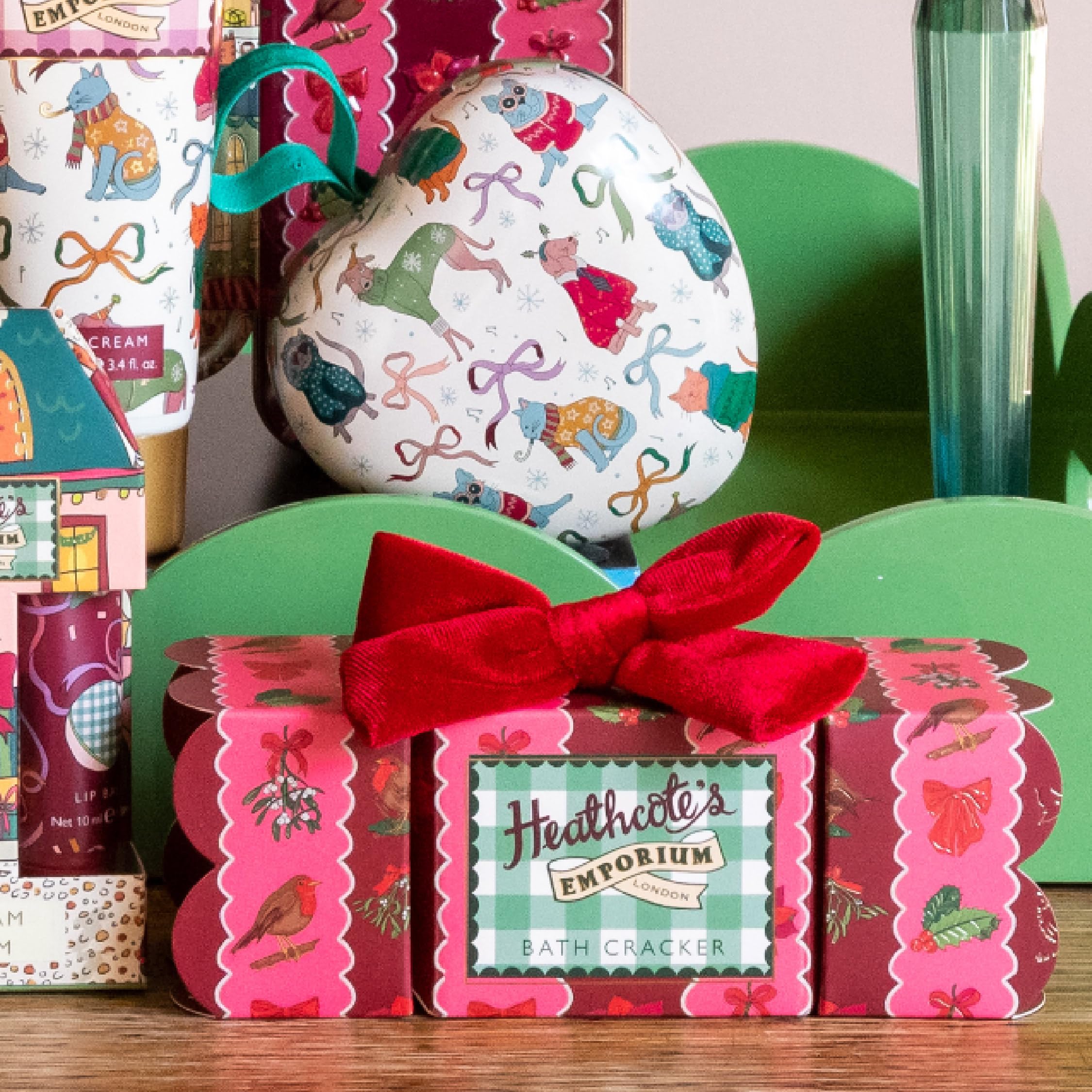 Heathcote & Ivory Emporium Bath Fizzers Cracker with Essential Oils, 3 x 50g 4