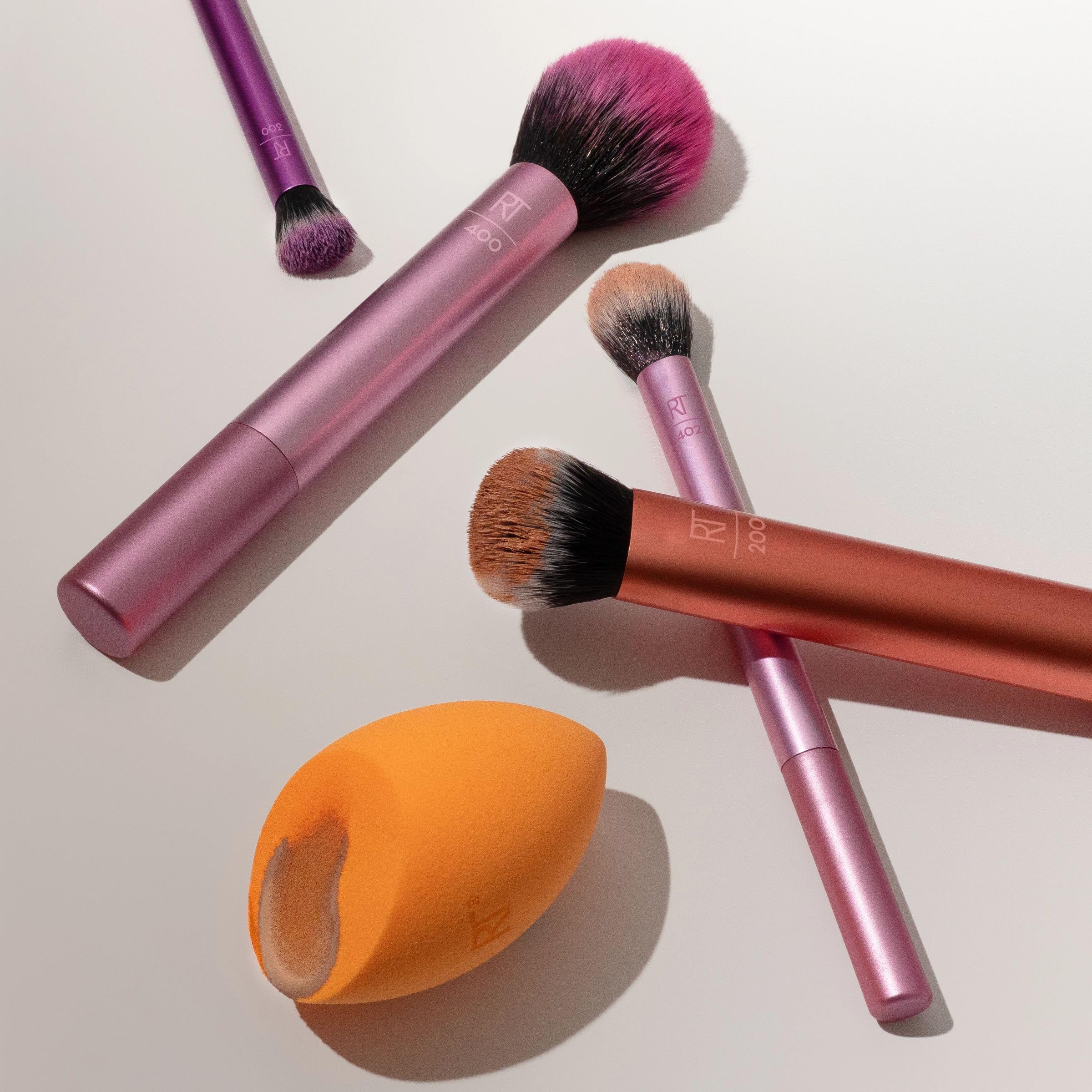 Real Techniques Everyday Essentials + Make-up-Schwamm-Set, 4 Make-up-Pinsel 9