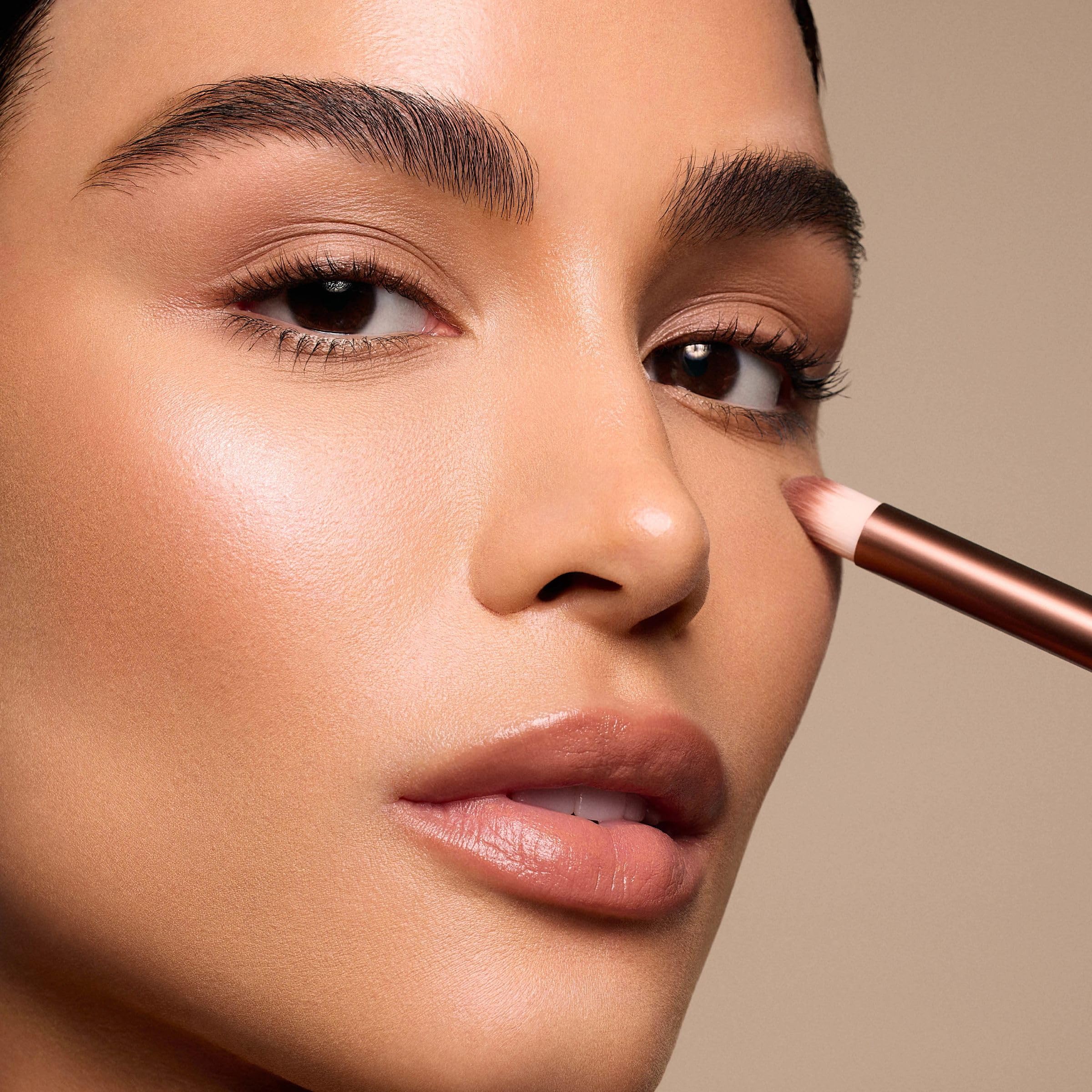 Real Techniques Makeupsaver Sponge + Brush Trio for Foundation and Concealer 9