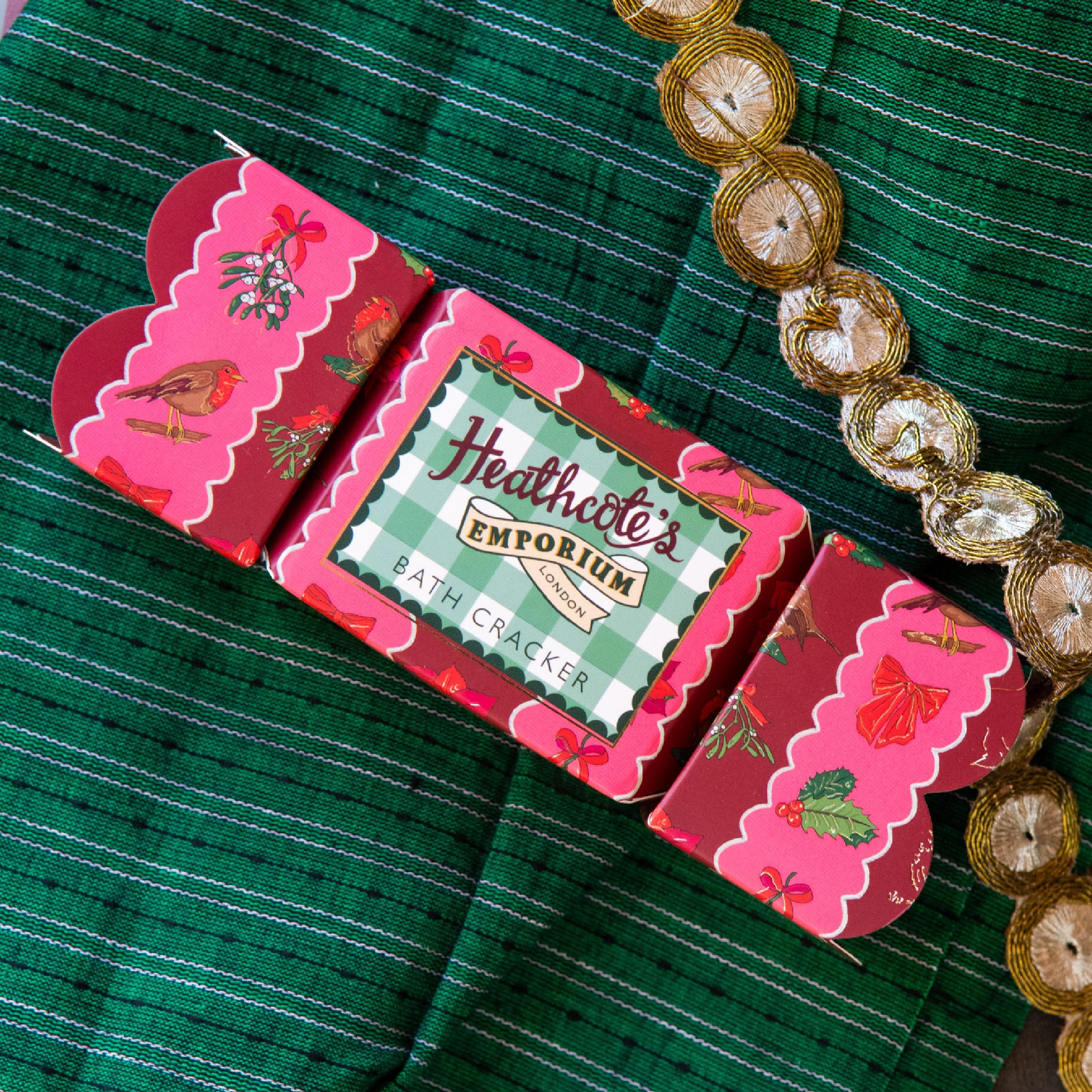 Heathcote & Ivory Emporium Bath Fizzers Cracker with Essential Oils, 3 x 50g 6