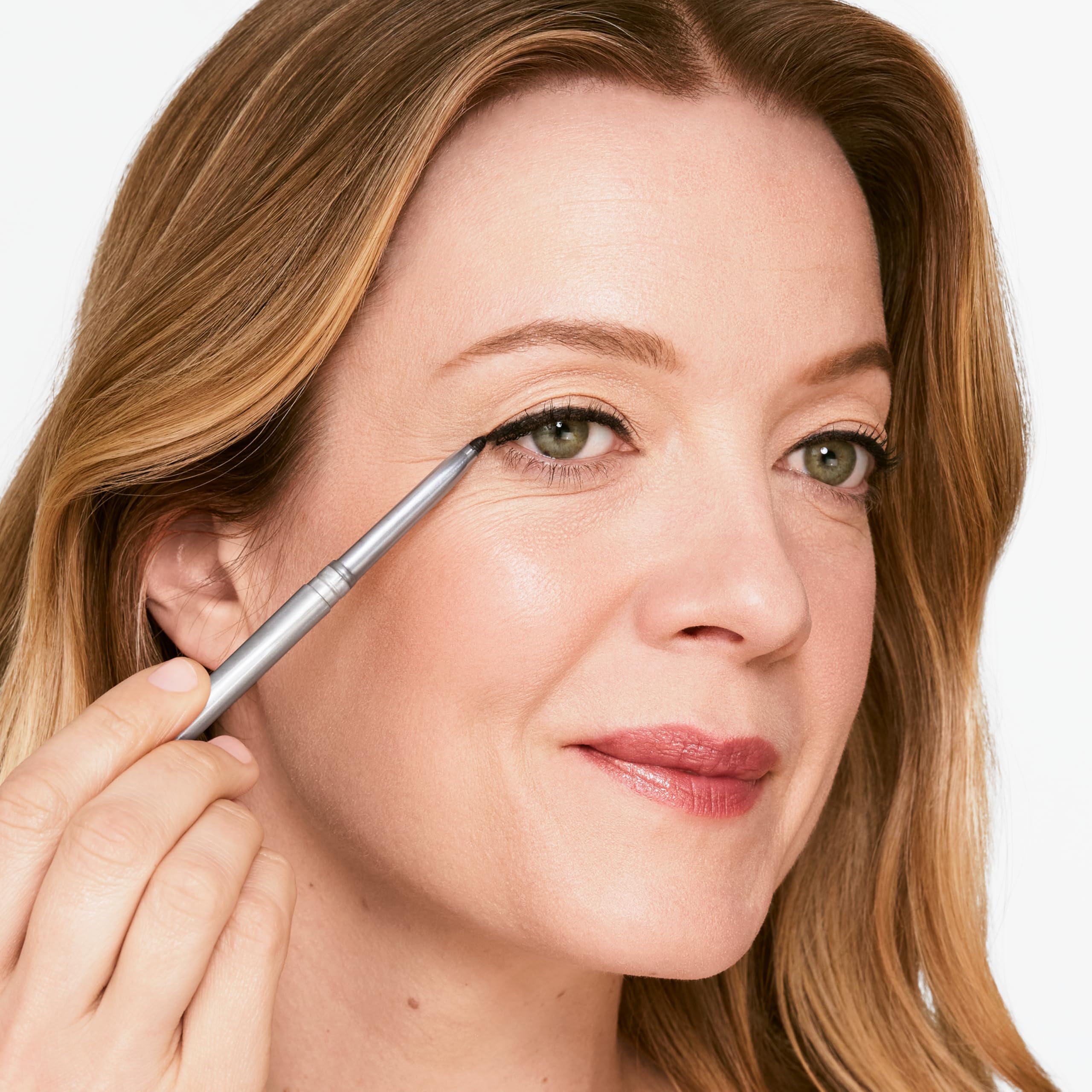 Clinique Quickliner For Eyes - Water Resistant, Smudge Resistant Eyeliner in Smoky Brown 3