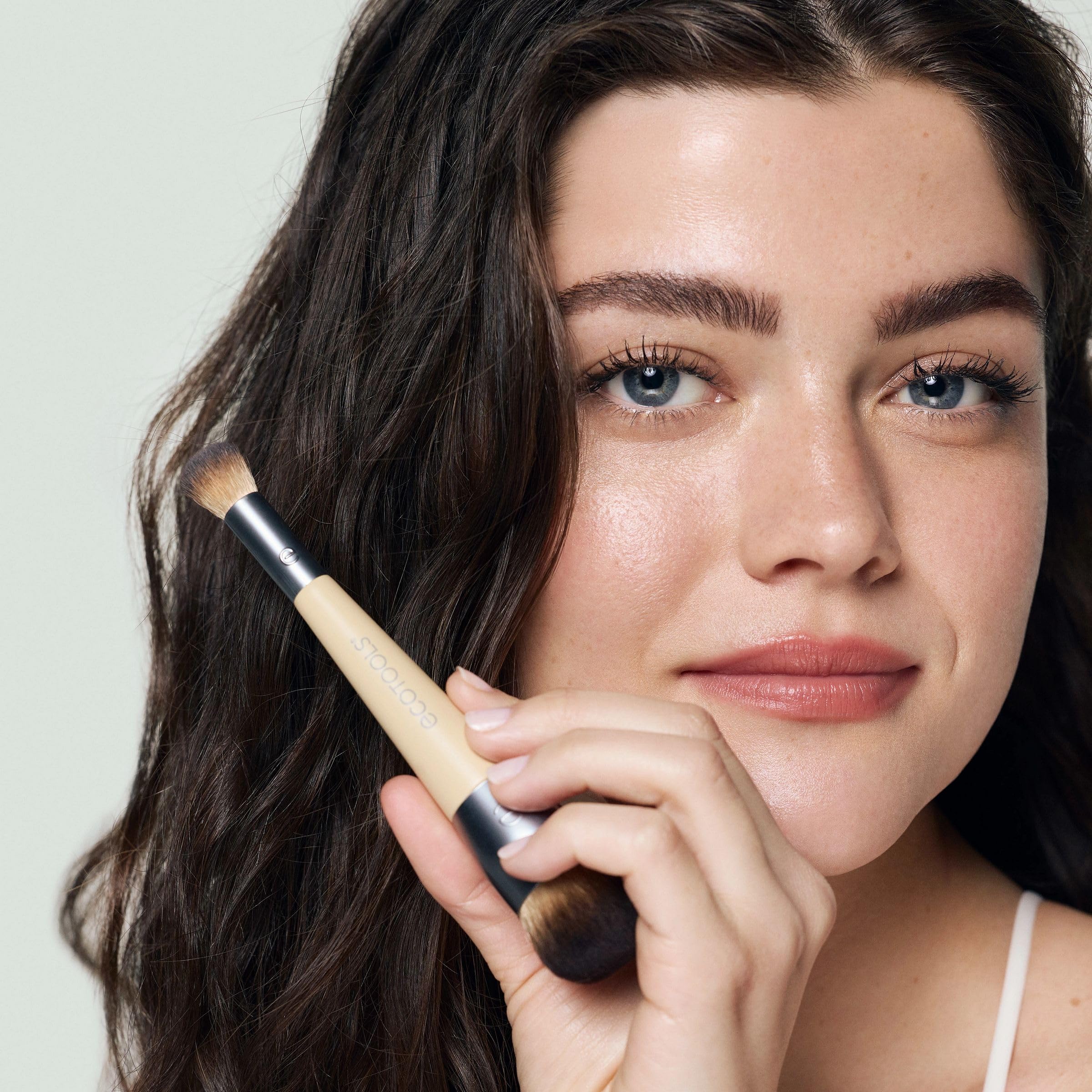 EcoTools Blend + Conceal Dual-Ended Makeup Brush for Foundation and Concealer 5