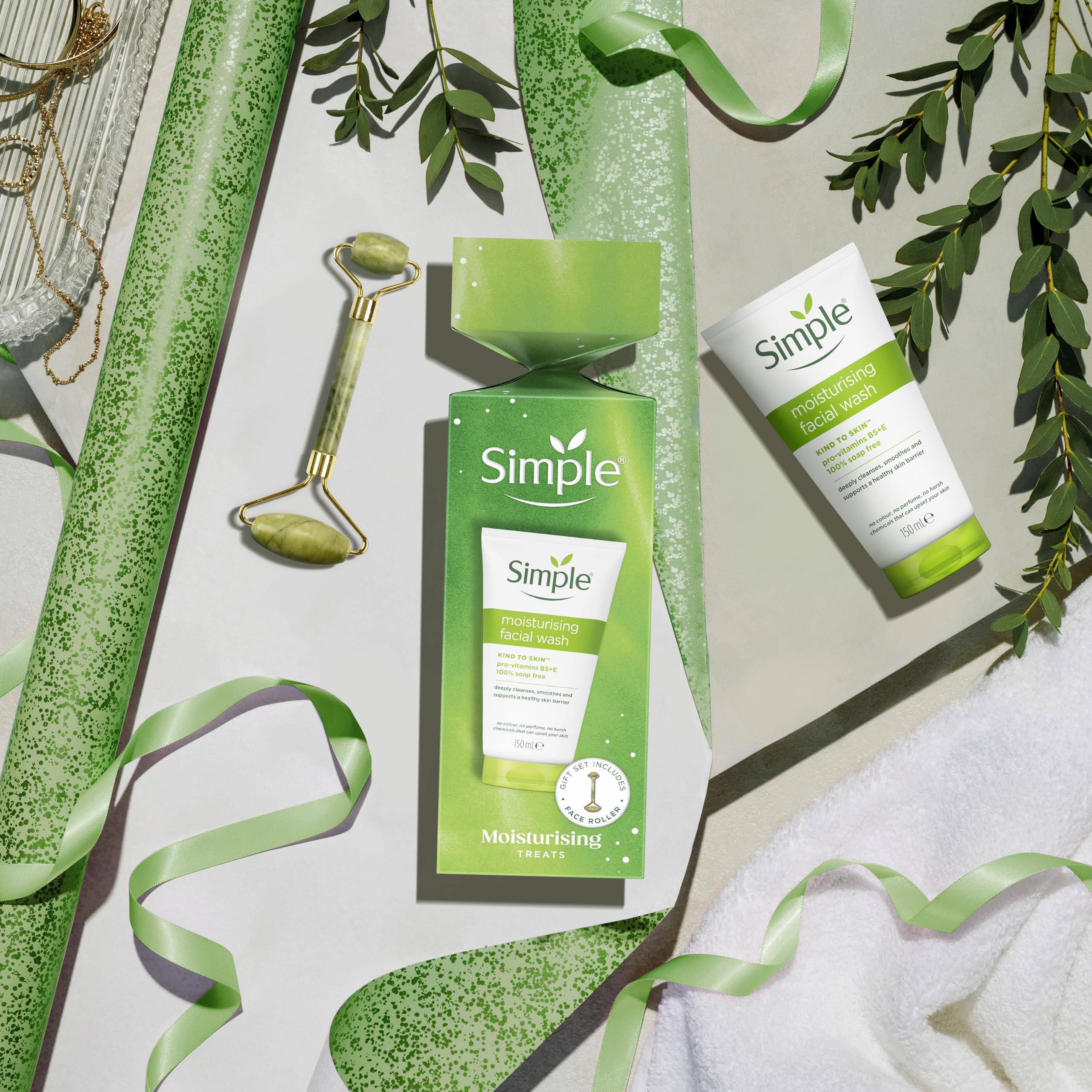 Simple Feuchtigkeitsspendendes Geschenkset mit Gesichtsreinigung und Jade-Gesichtsroller 6