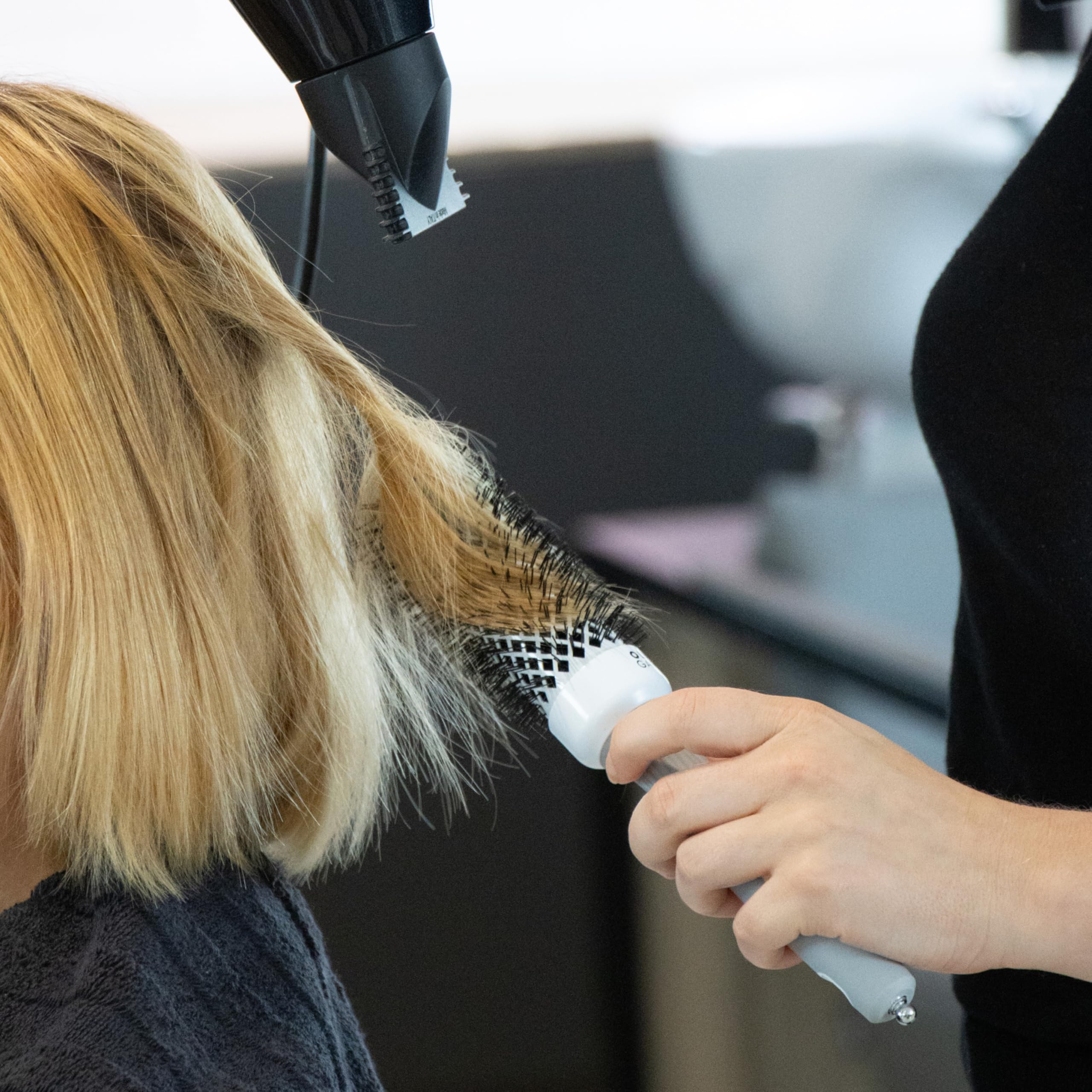 Olivia Garden Expert Blowout Shine Brush - Ceramic Coated Round Brush - Size 35 5